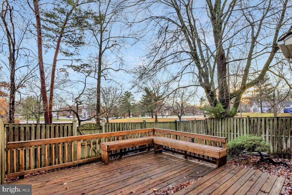 SARATOGA TOWNHOUSES - Residential