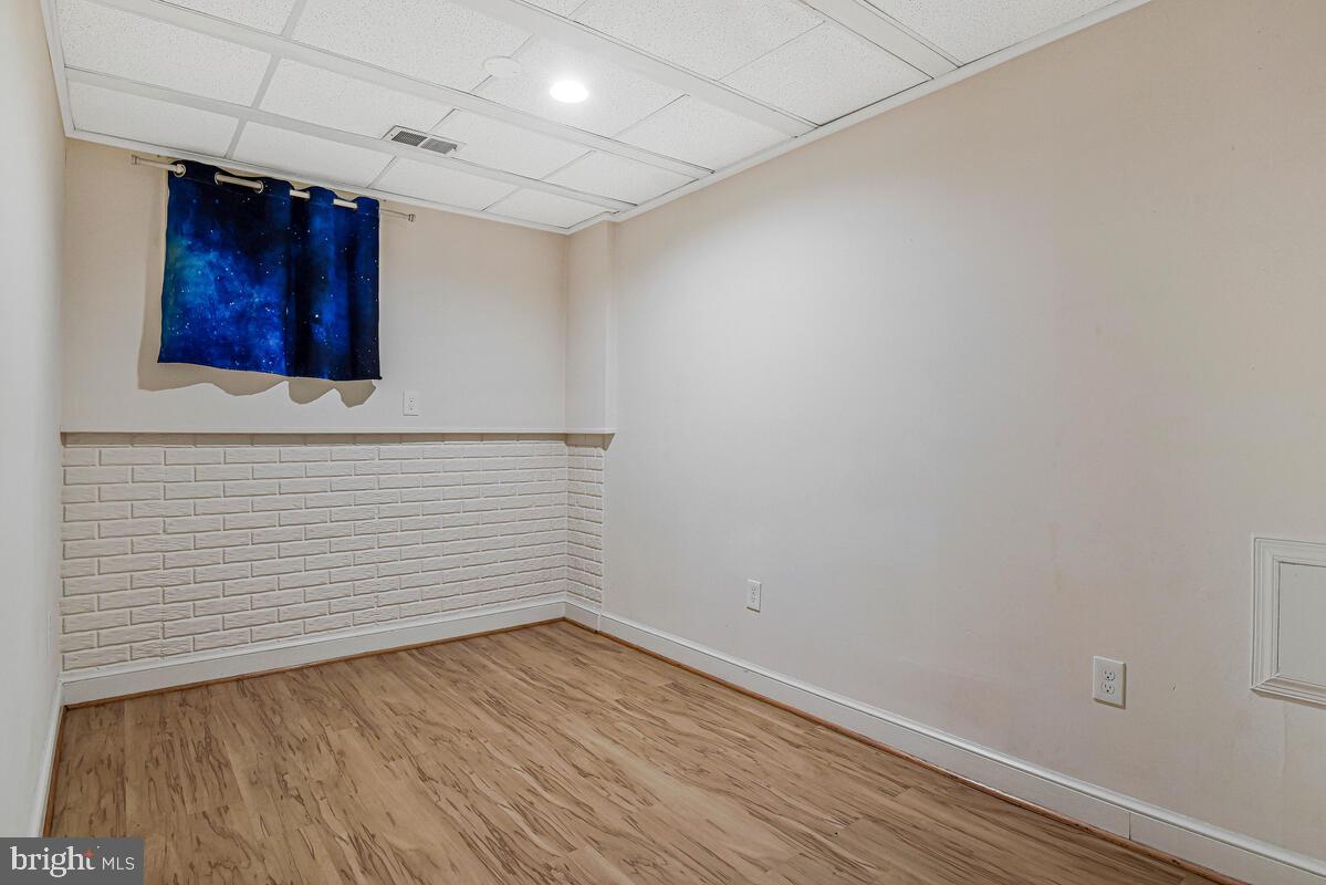 SARATOGA TOWNHOUSES - Residential