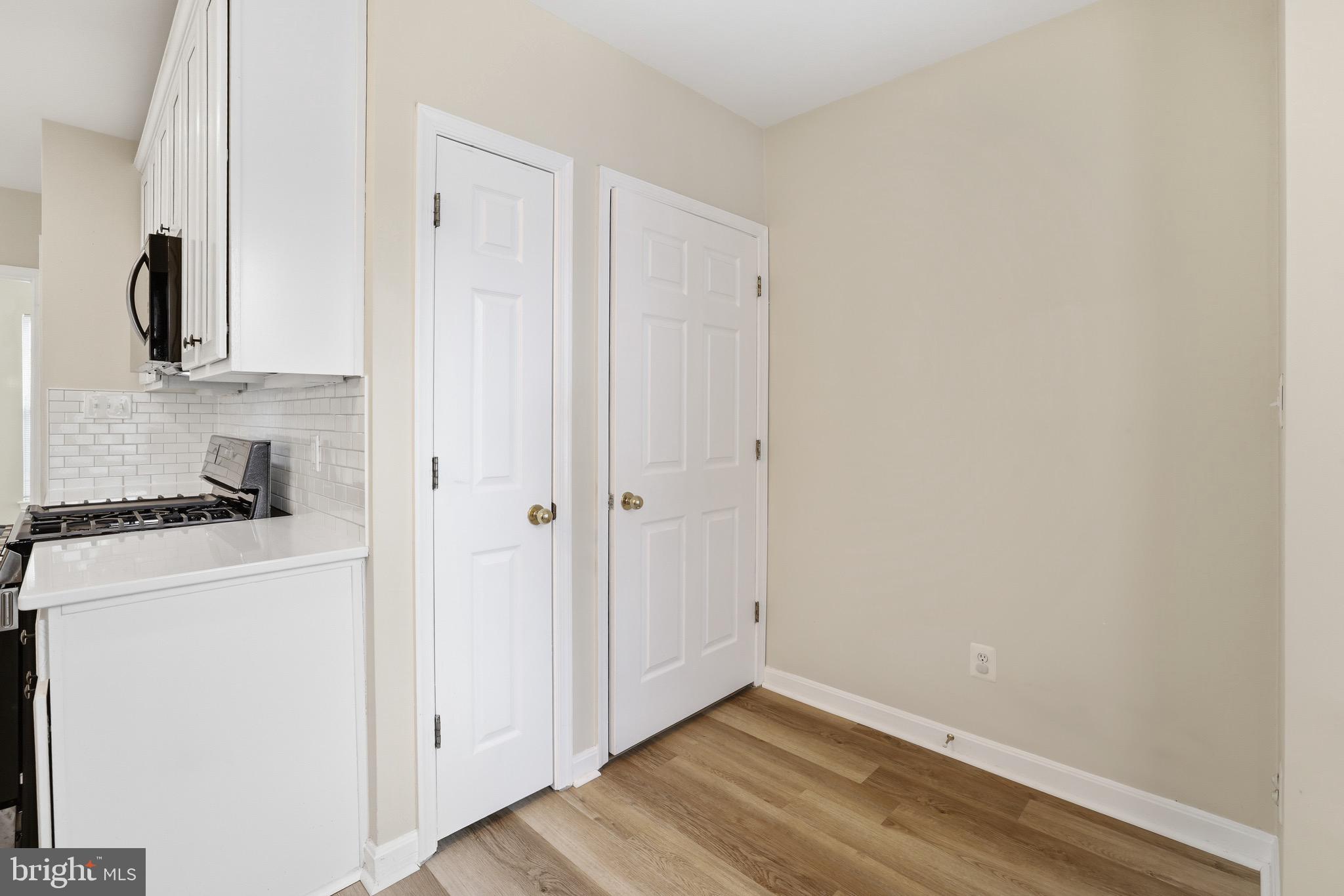 LAKESIDE AT SOUTH RIDING - Residential