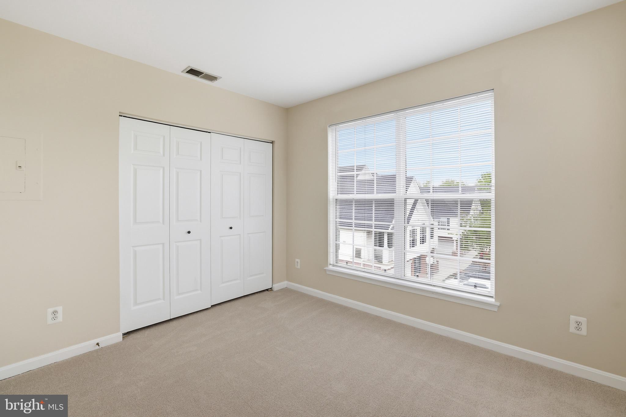 LAKESIDE AT SOUTH RIDING - Residential