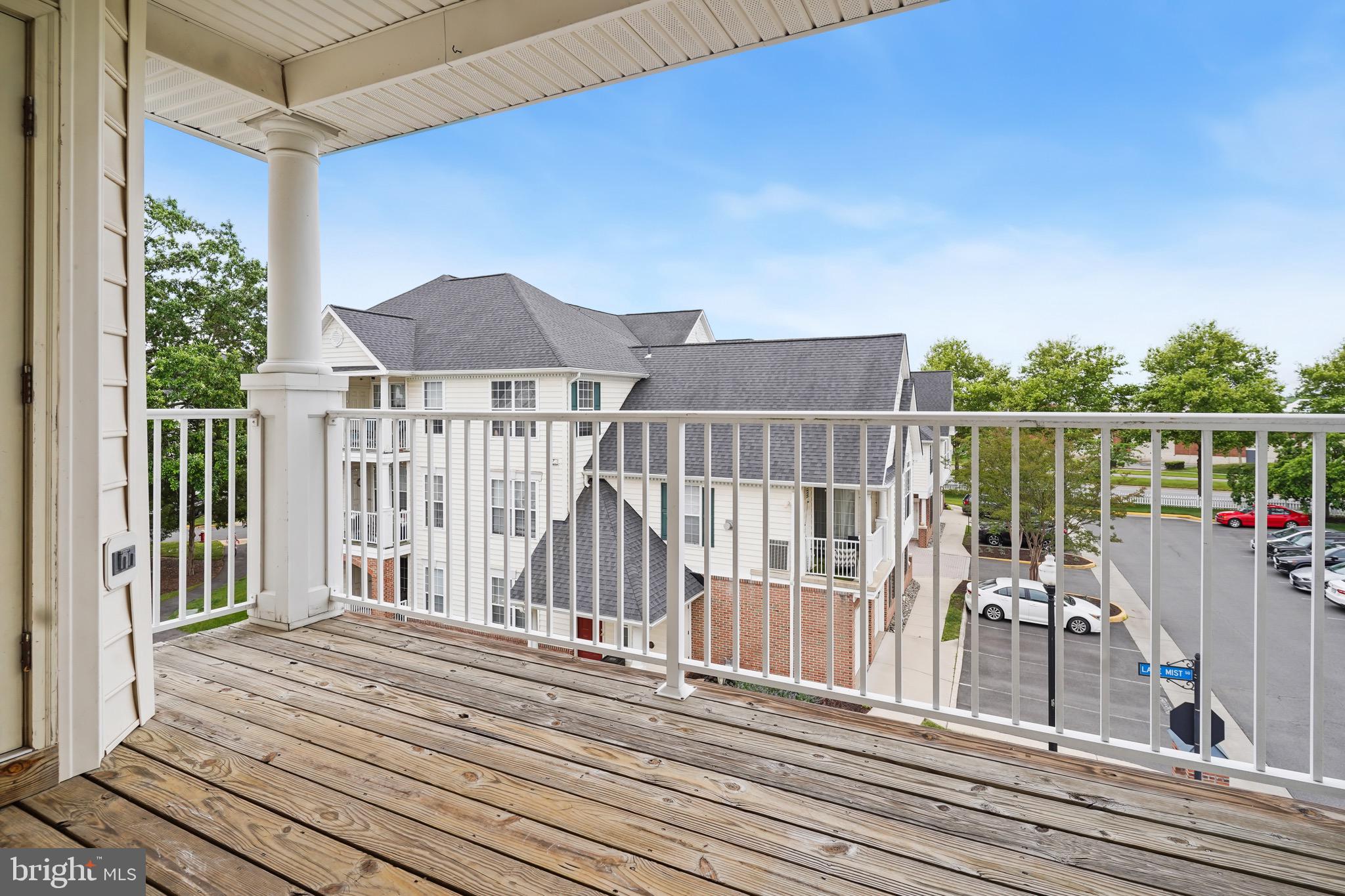 LAKESIDE AT SOUTH RIDING - Residential