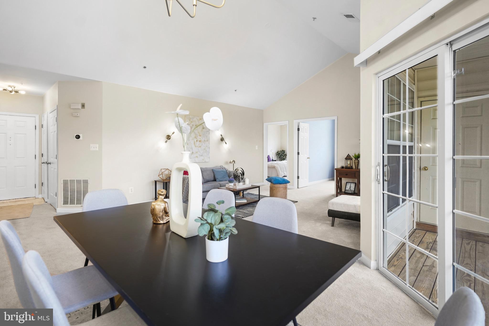 LAKESIDE AT SOUTH RIDING - Residential