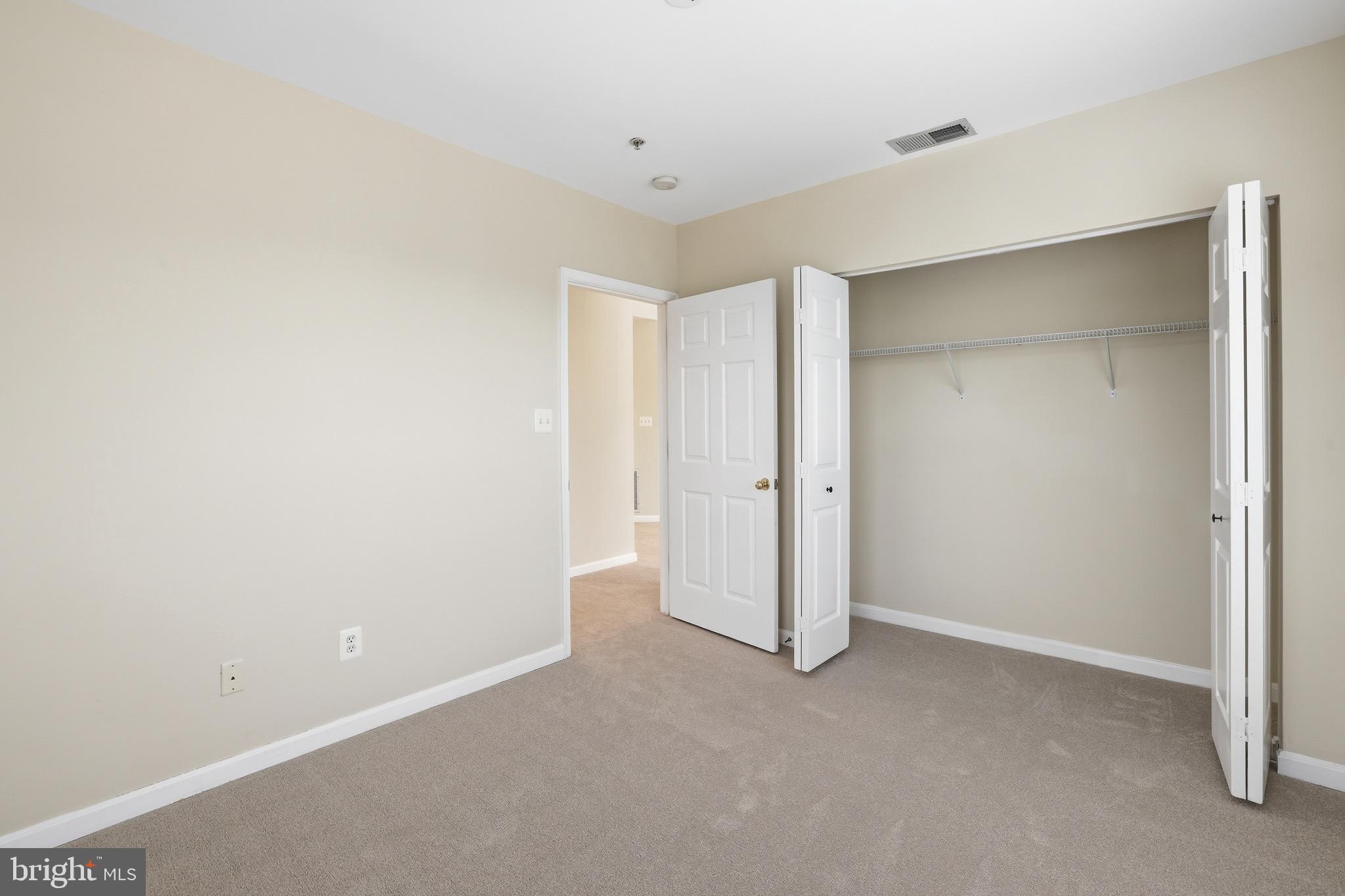 LAKESIDE AT SOUTH RIDING - Residential