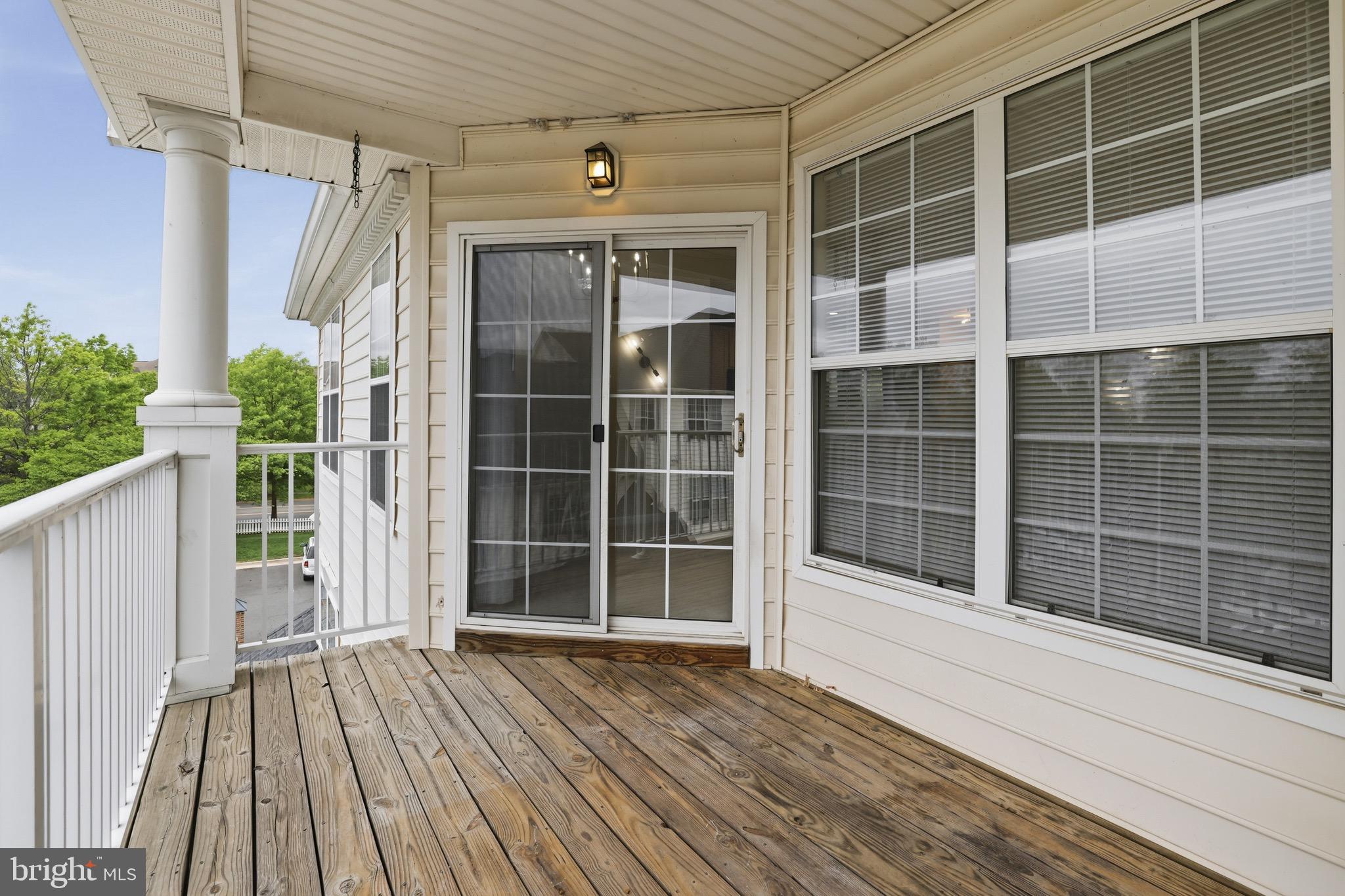 LAKESIDE AT SOUTH RIDING - Residential