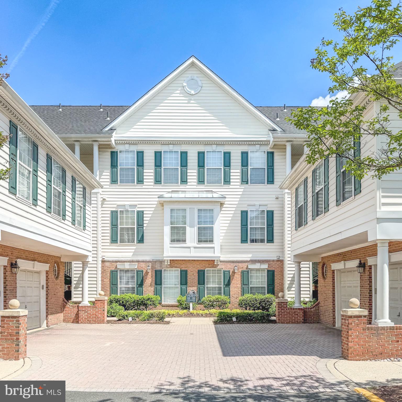 LAKESIDE AT SOUTH RIDING - Residential