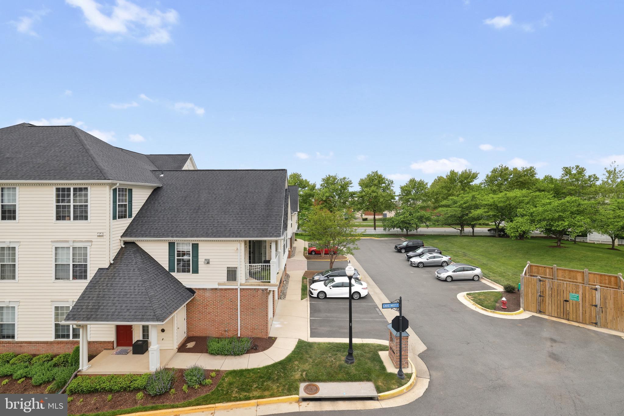 LAKESIDE AT SOUTH RIDING - Residential