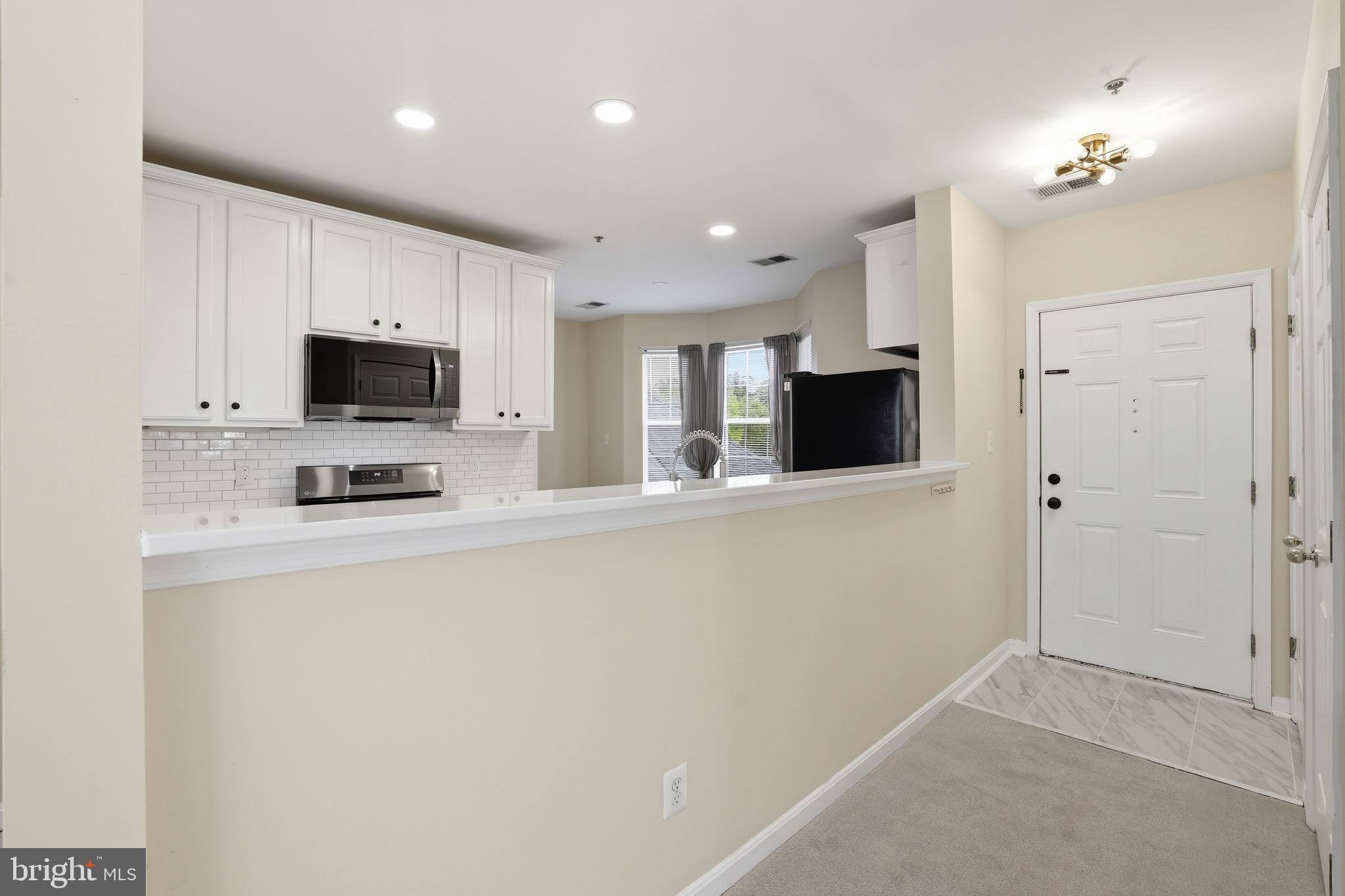 LAKESIDE AT SOUTH RIDING - Residential