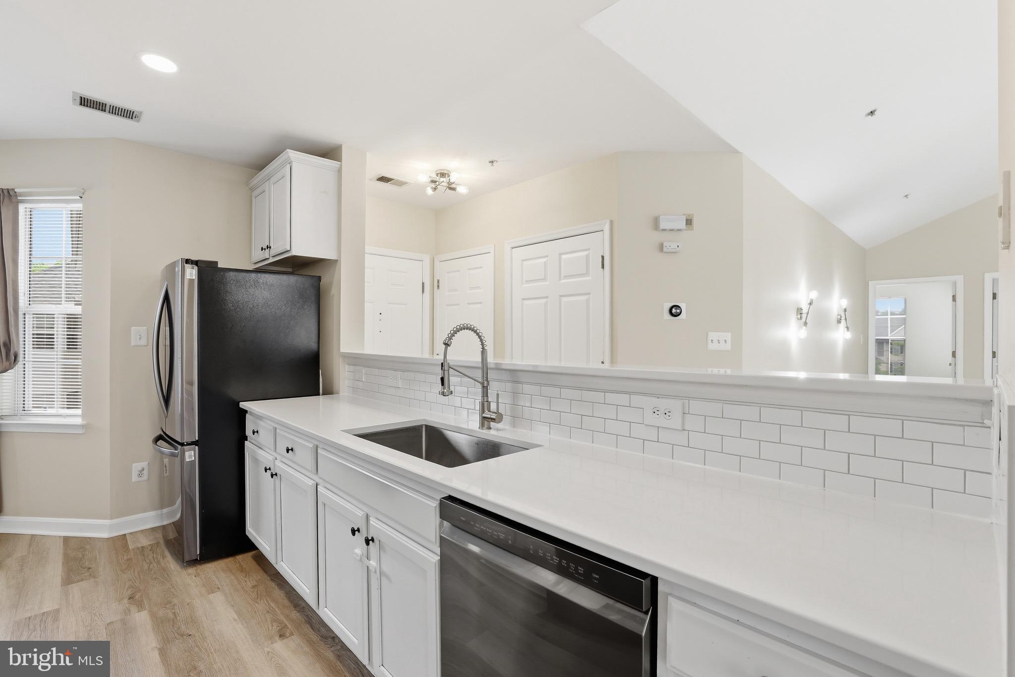 LAKESIDE AT SOUTH RIDING - Residential