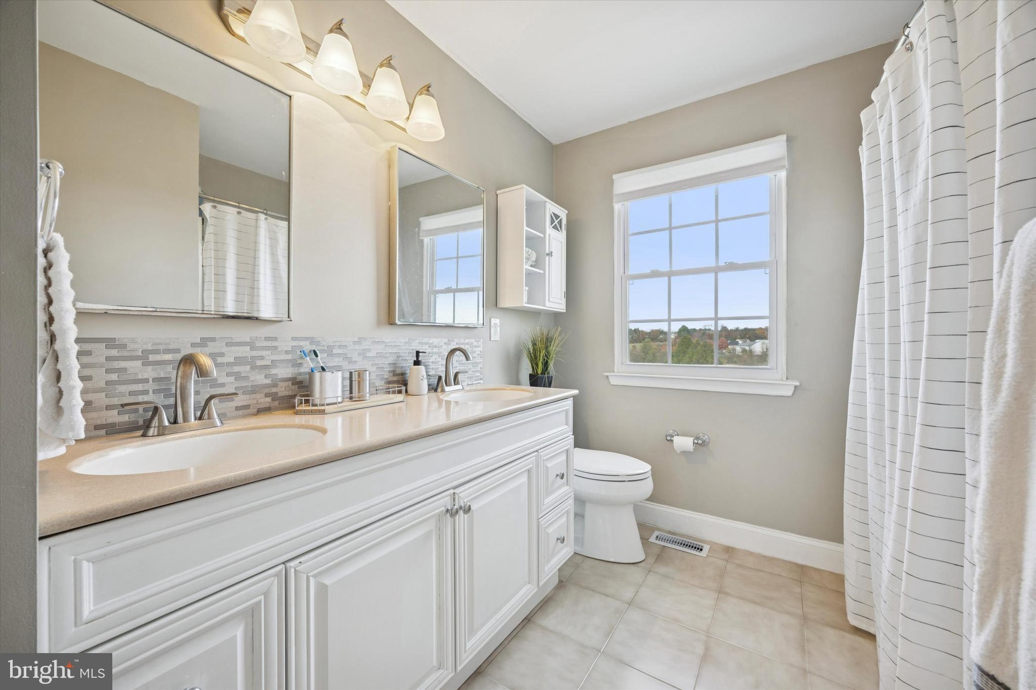 BRADFORD WOODS - Residential