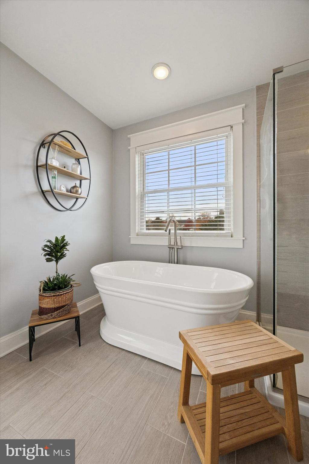 BRADFORD WOODS - Residential