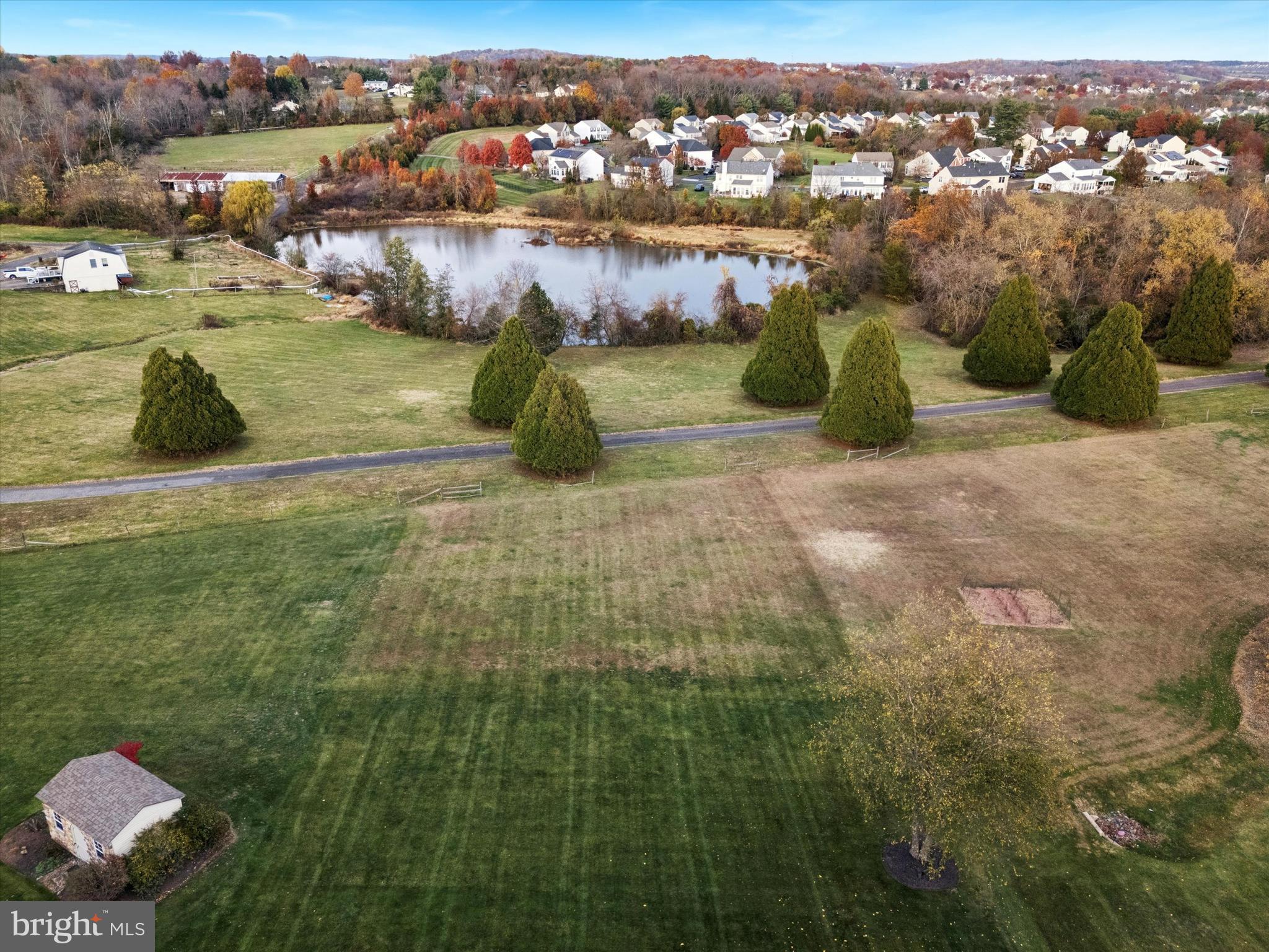 BRADFORD WOODS - Residential