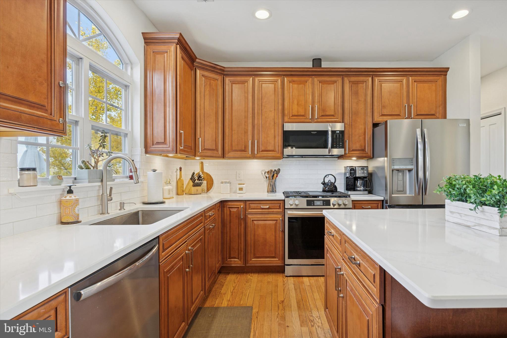 BRADFORD WOODS - Residential