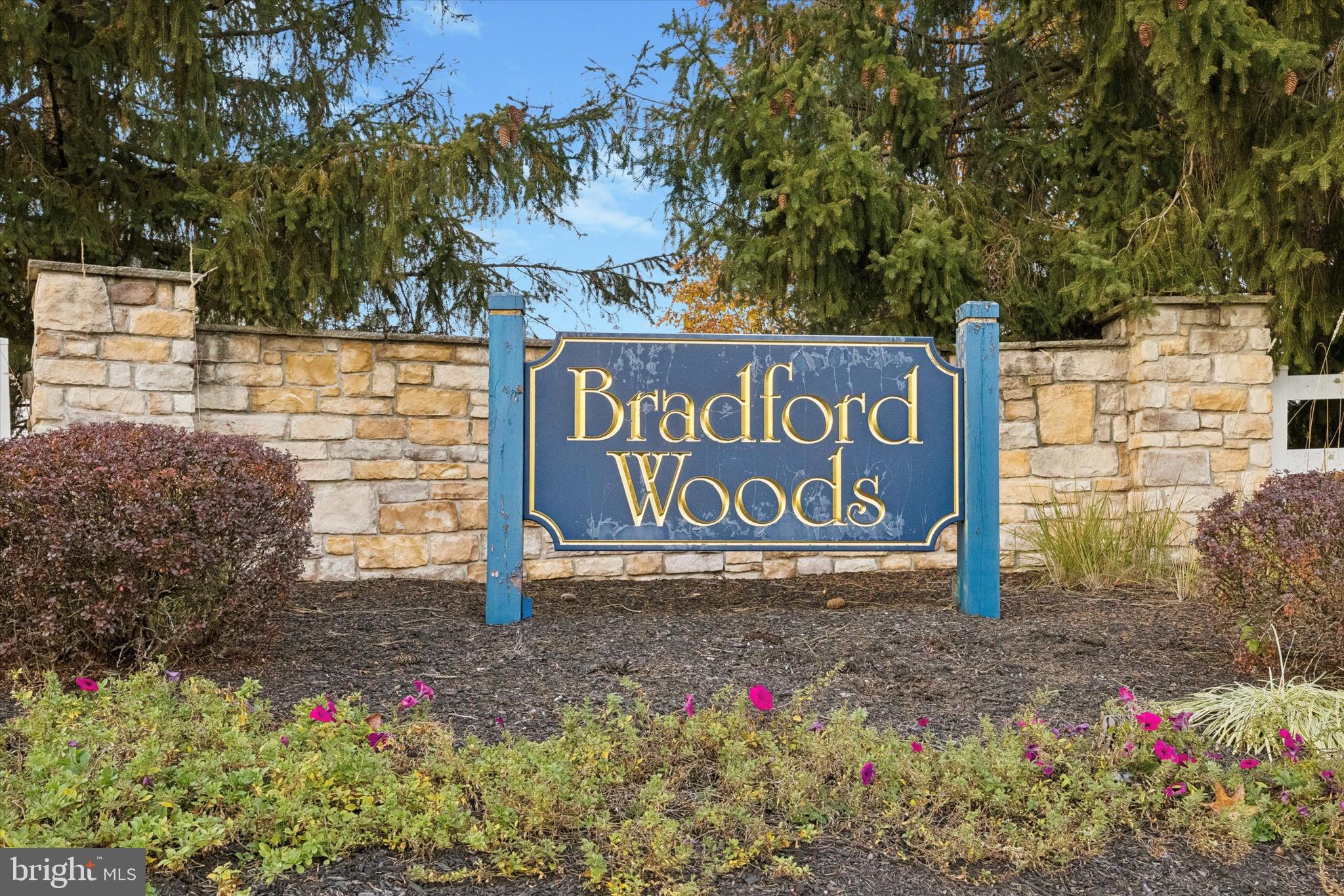 BRADFORD WOODS - Residential
