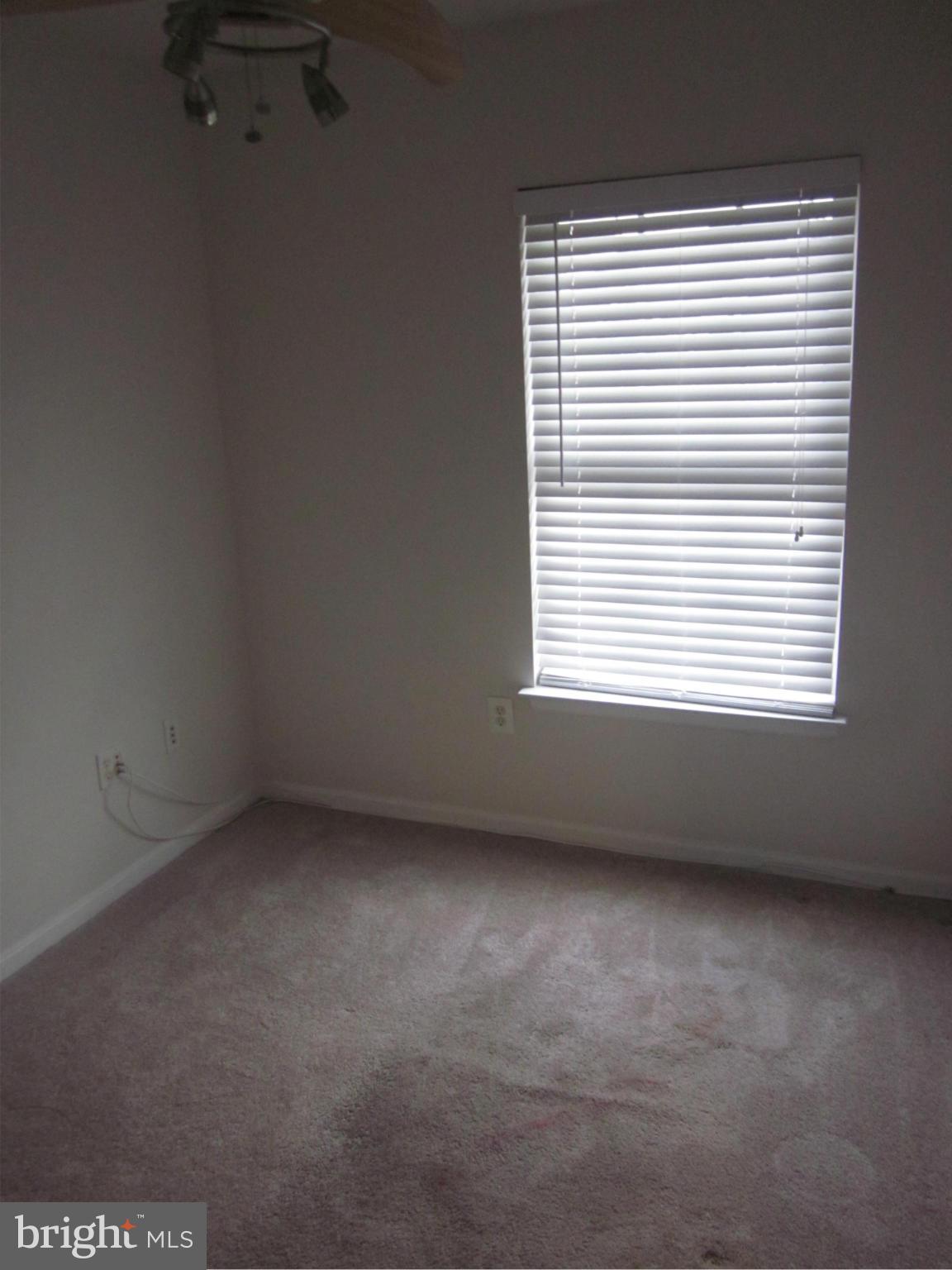 COLLEGE PARKWAY PLACE - Residential Lease