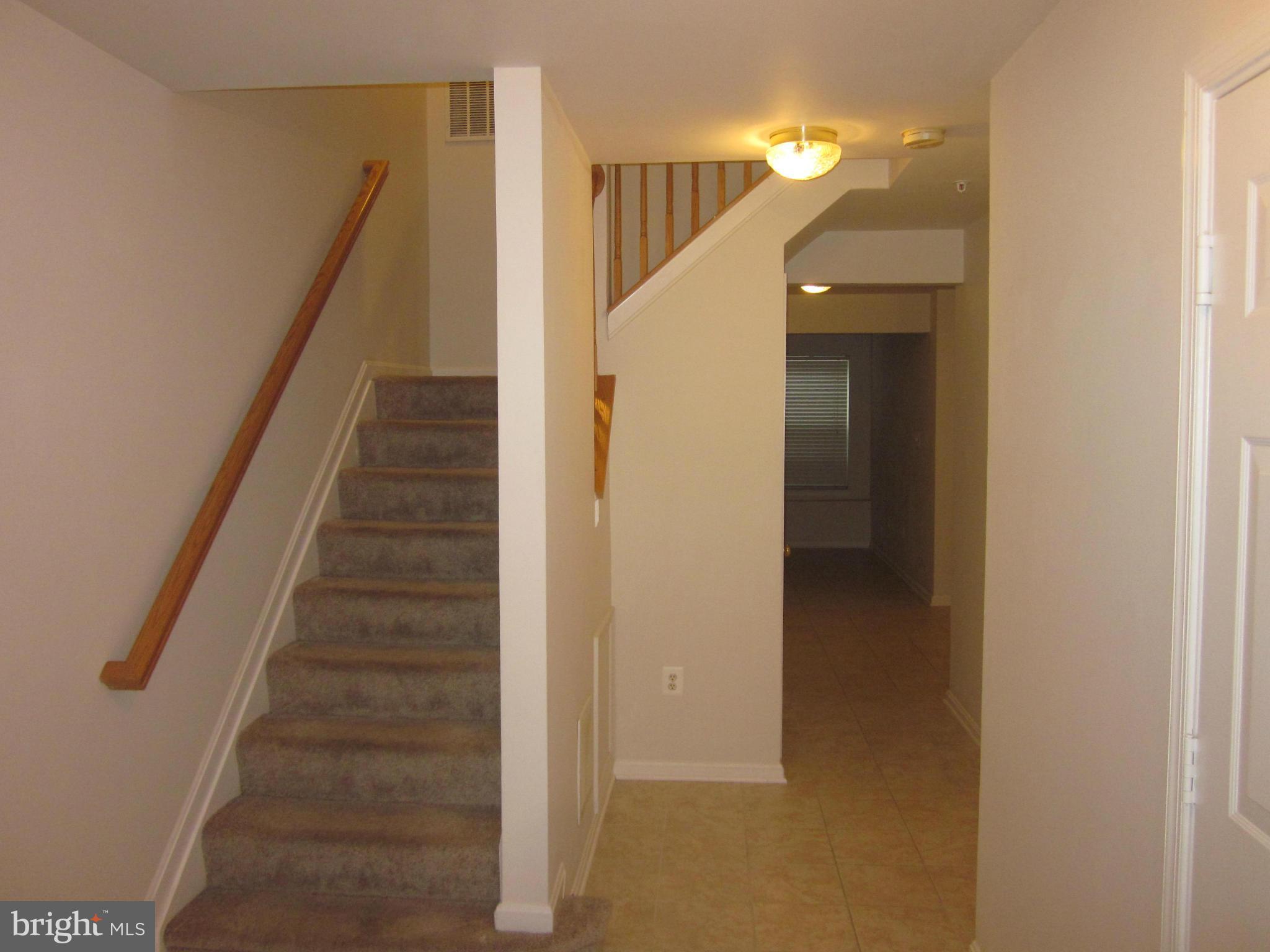 COLLEGE PARKWAY PLACE - Residential Lease