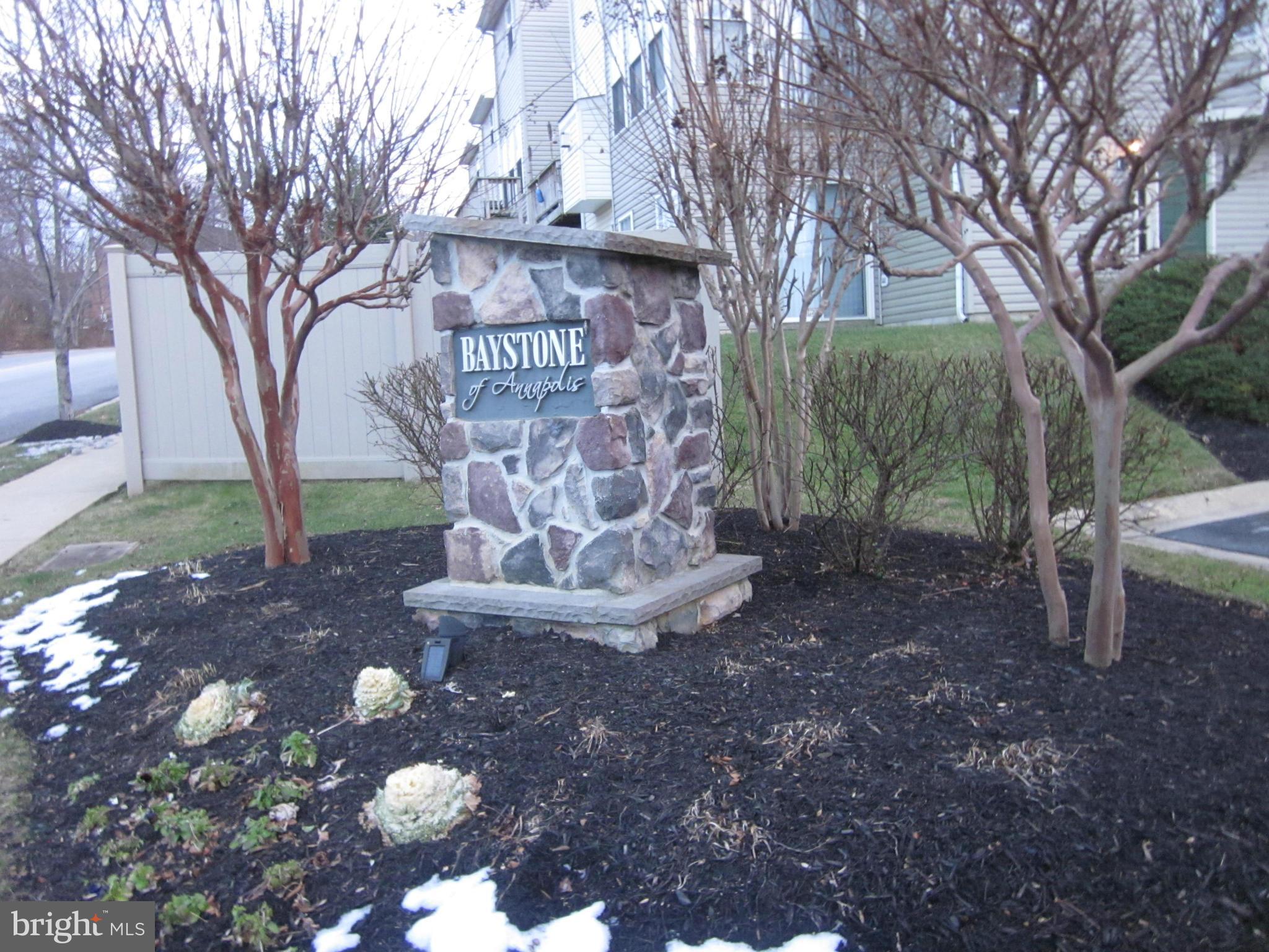 COLLEGE PARKWAY PLACE - Residential Lease