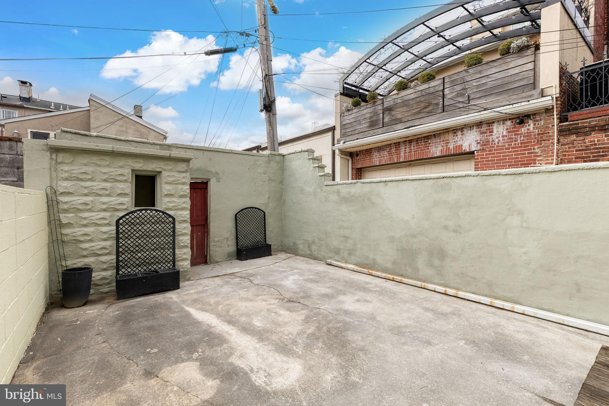 LITTLE ITALY - Residential