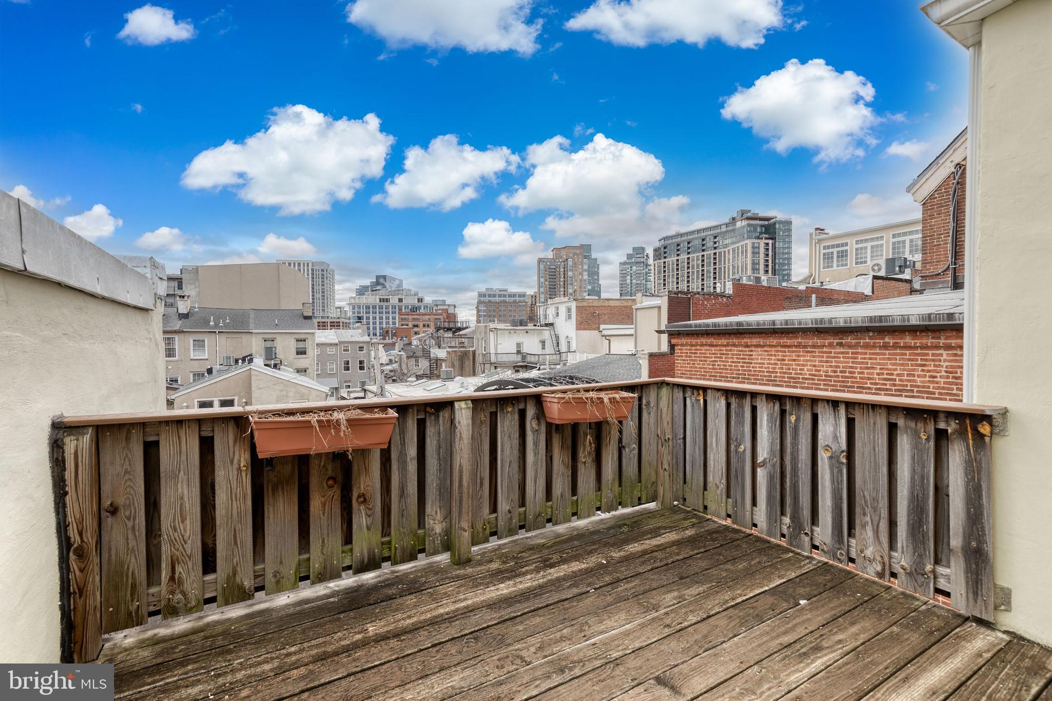 LITTLE ITALY - Residential