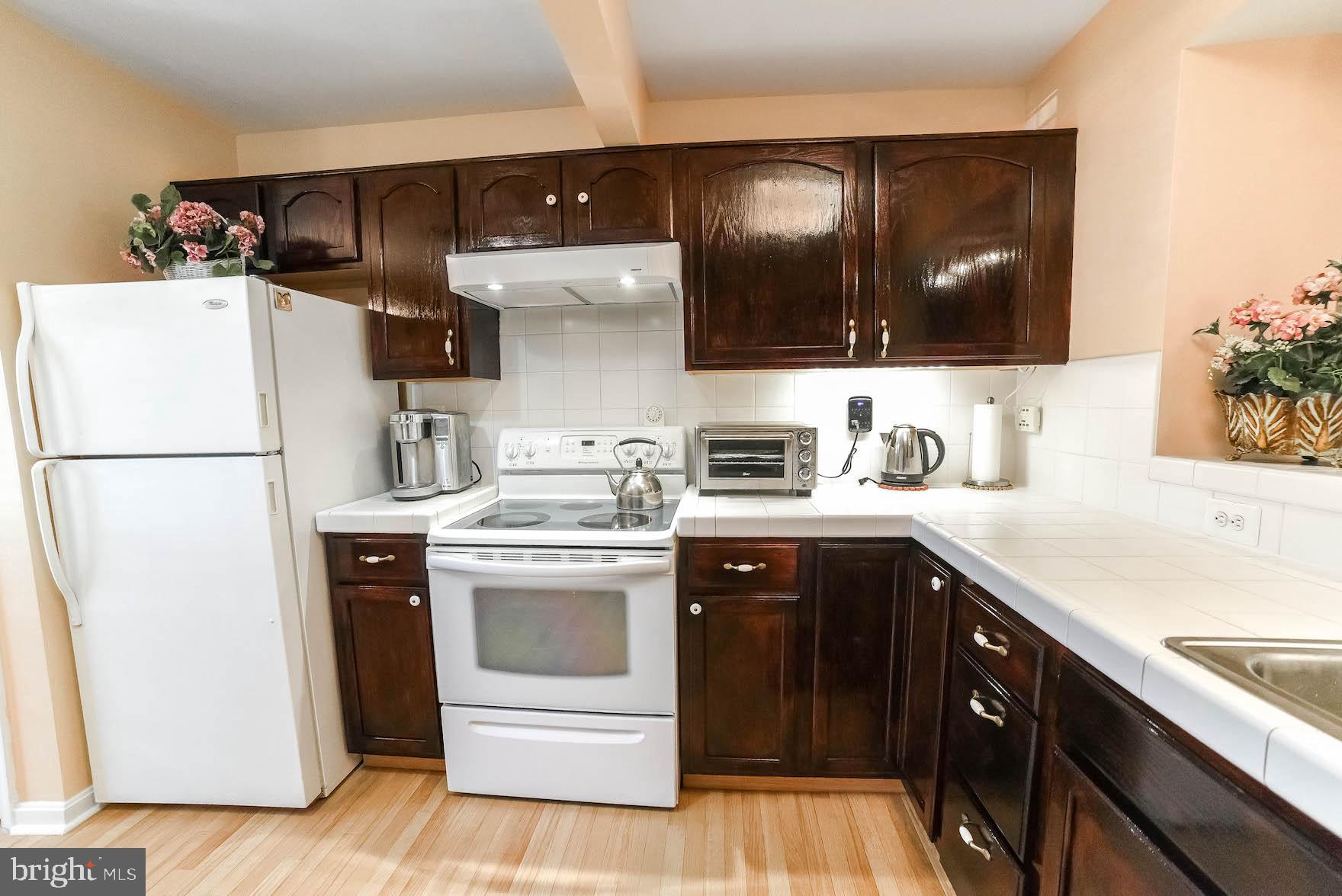 THE TOWNES AT WESTBURY - Residential