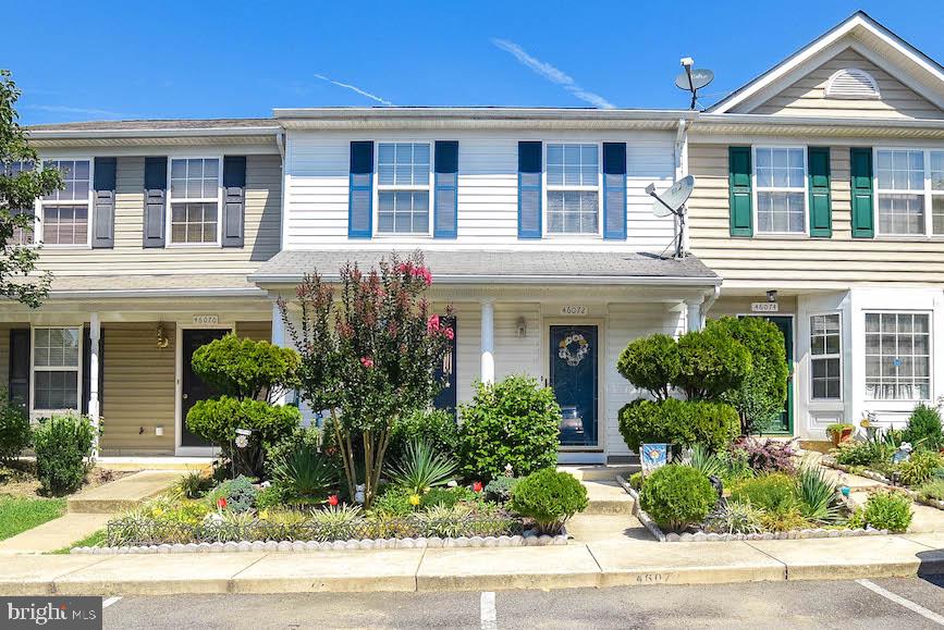 THE TOWNES AT WESTBURY - Residential