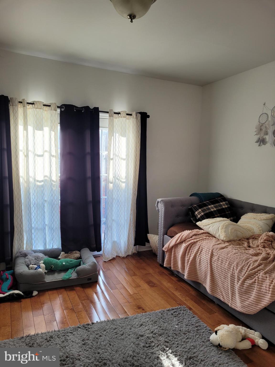 POINT BREEZE - Residential