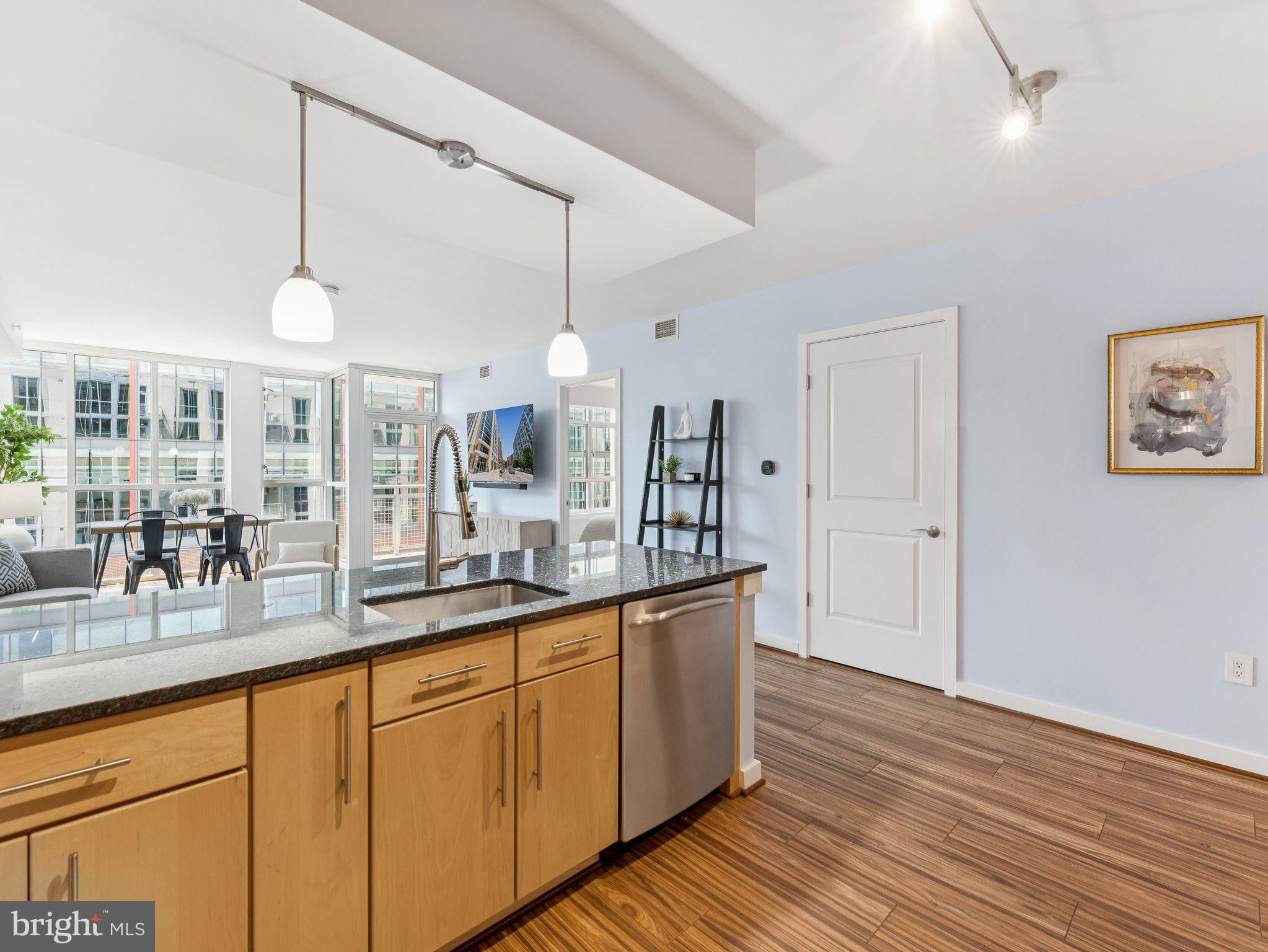 1025 1ST STREET SE 1212