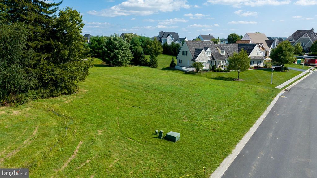 Photo of 920 BENT CREEK DR, LITITZ, PA 17543 (MLS # PALA2031566)