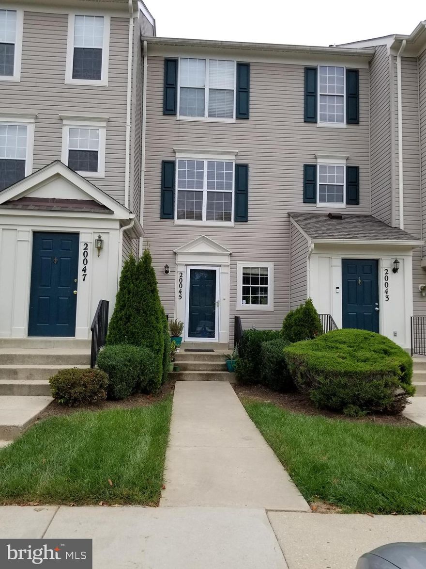 Renovated and well maintained townhouse near I270 freeway and major shopping centers.  This home offers many improvements like granite top counters, hardwood floors, new light fixtures, fresh paint, etc.  A real gem for your money!