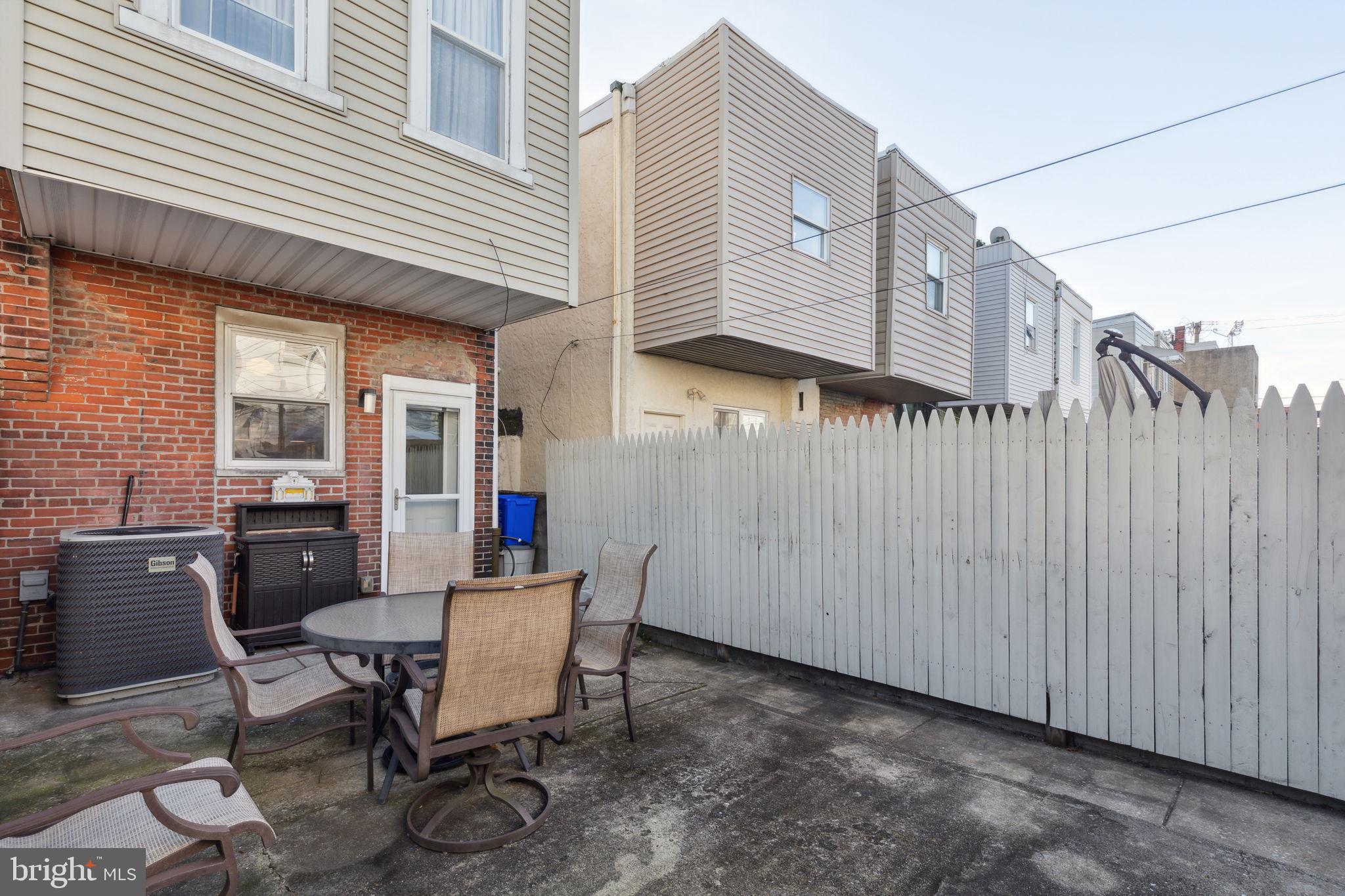 LOWER MOYAMENSING - Residential