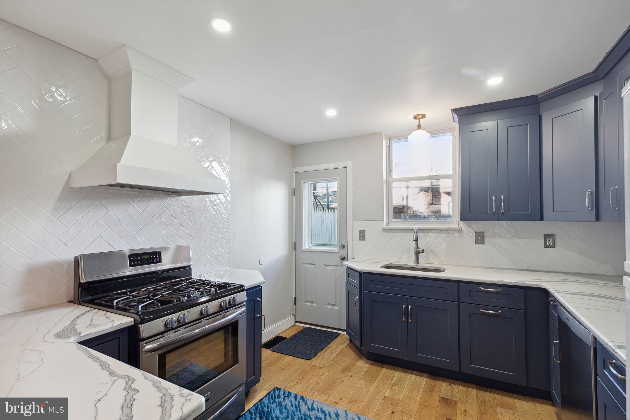 LOWER MOYAMENSING - Residential