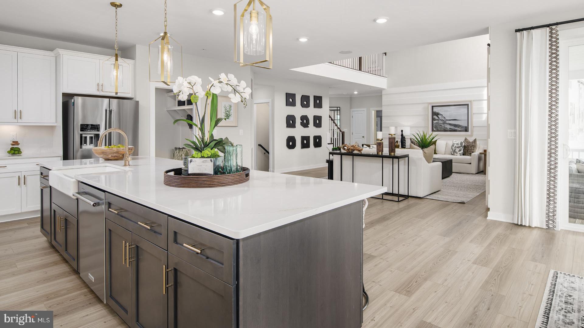 SOUTH LAKE - Residential