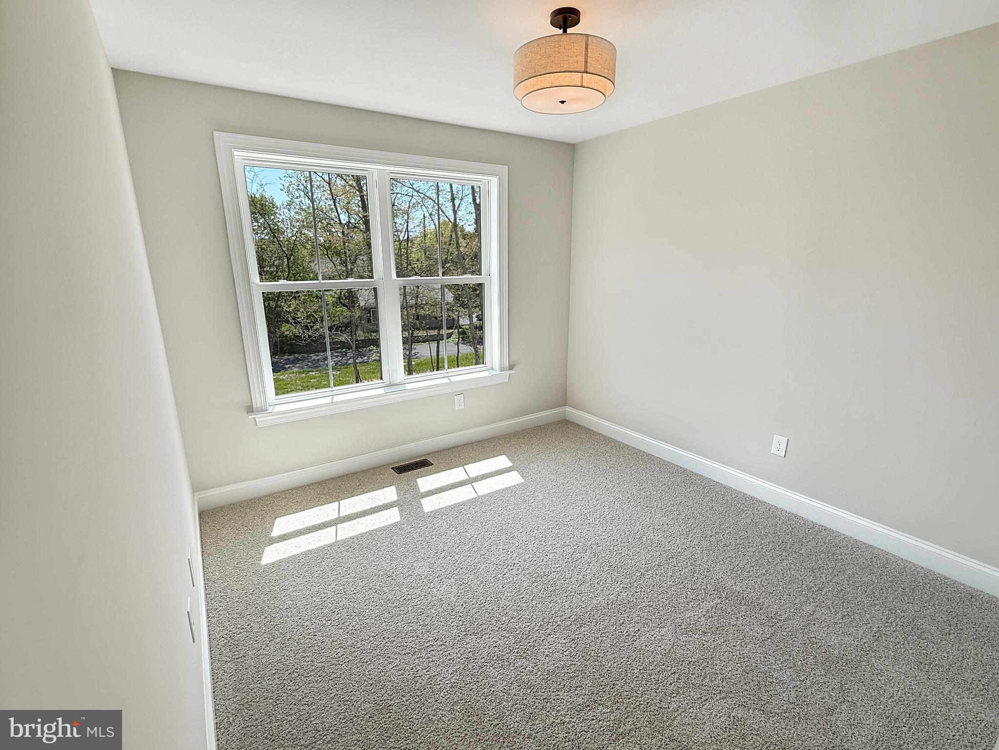 NON AVAILABLE - Residential