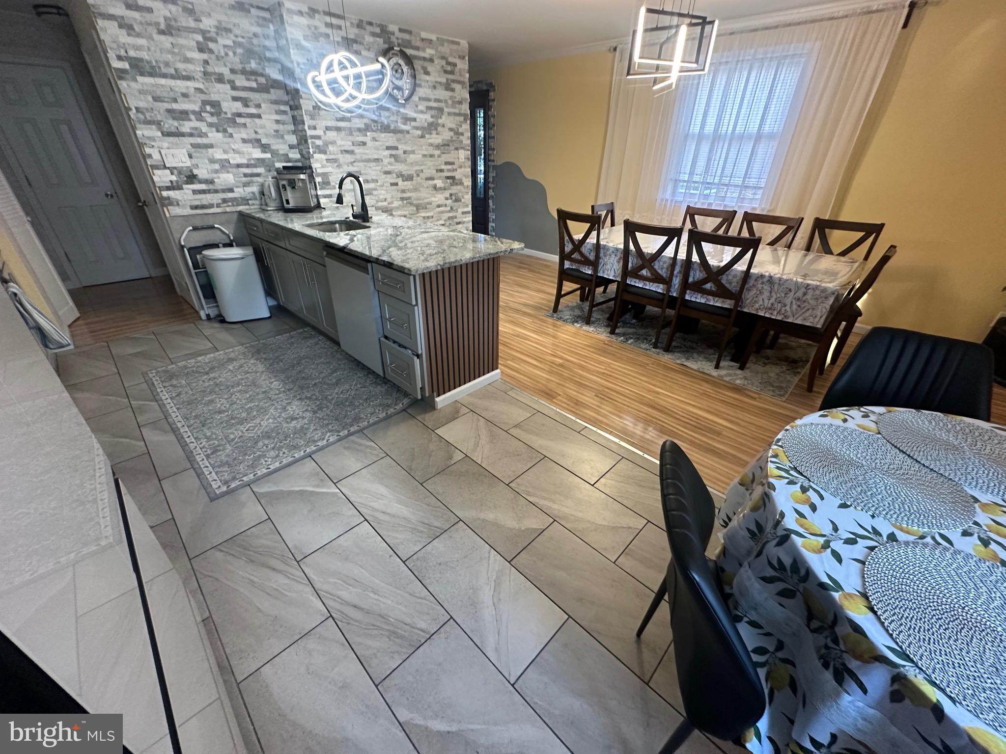 SOMERTON - Residential Lease