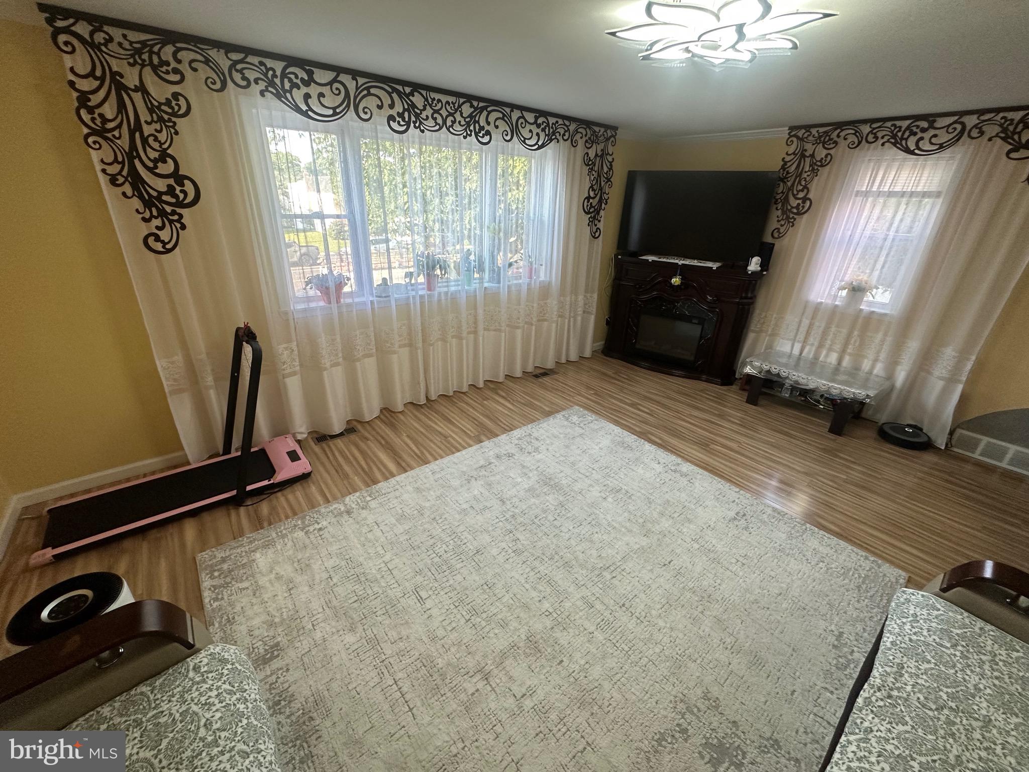 SOMERTON - Residential Lease