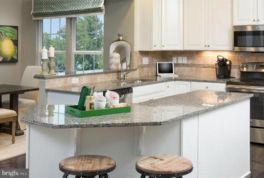 THE PARK AT ADDISON METRO - Residential