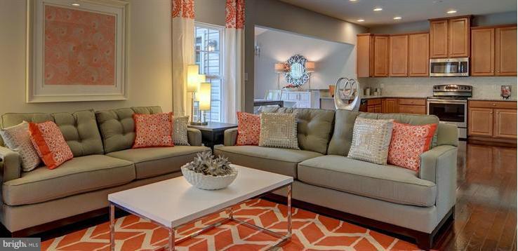 THE PARK AT ADDISON METRO - Residential