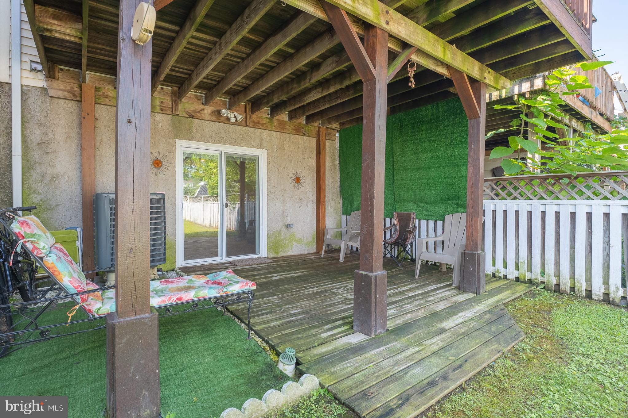 DUNSHIRE TOWNHOUSES - Residential Lease