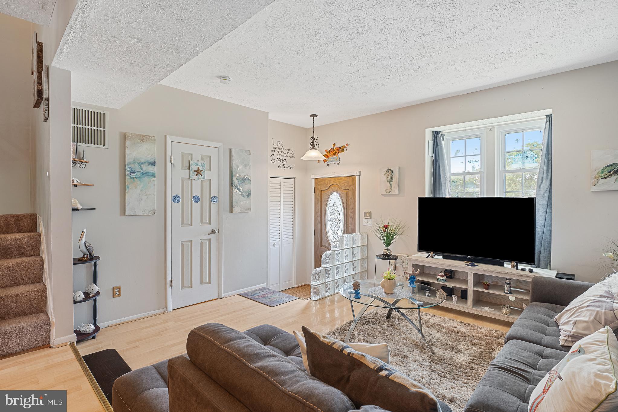 DUNSHIRE TOWNHOUSES - Residential Lease