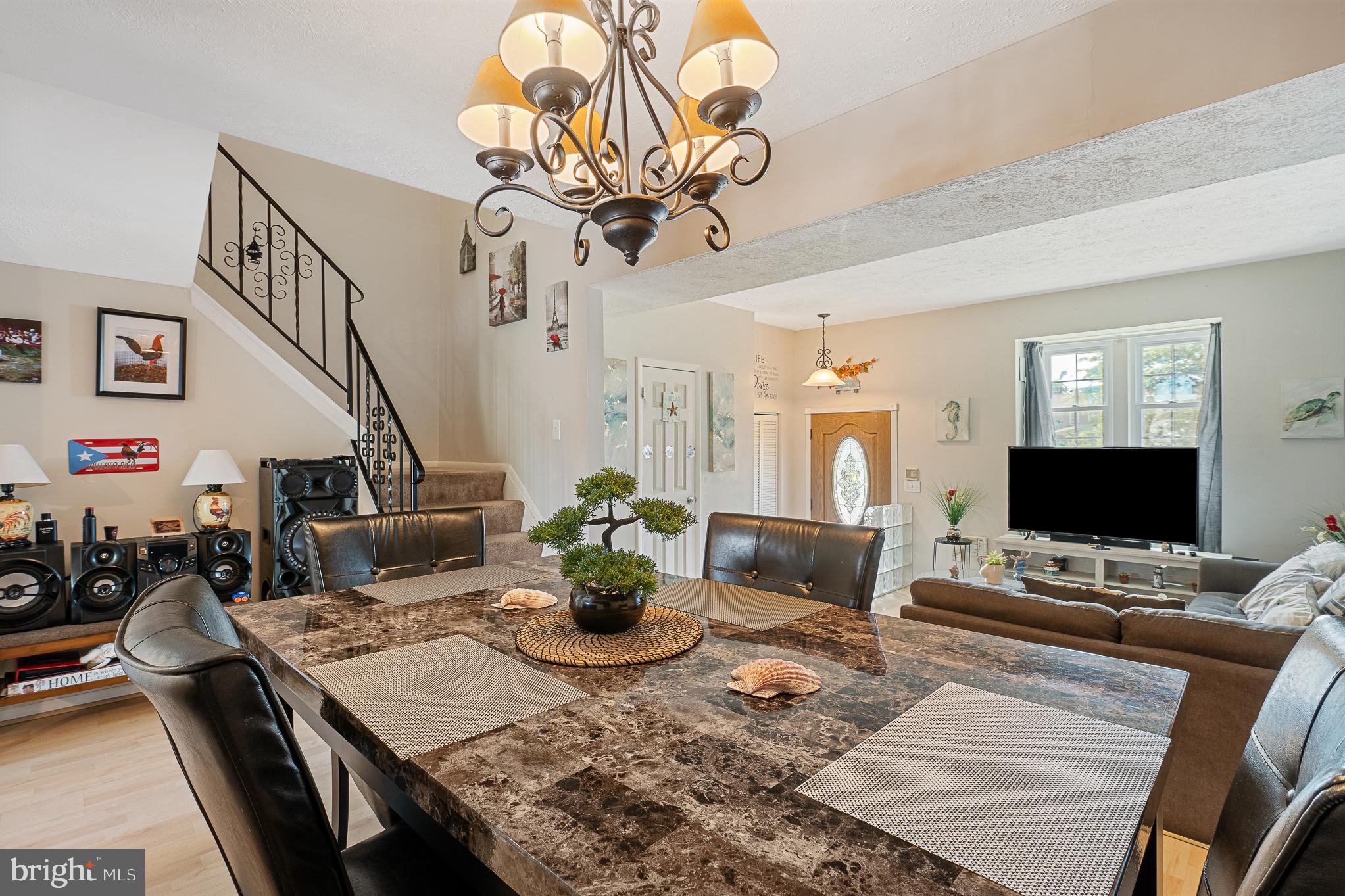 DUNSHIRE TOWNHOUSES - Residential Lease