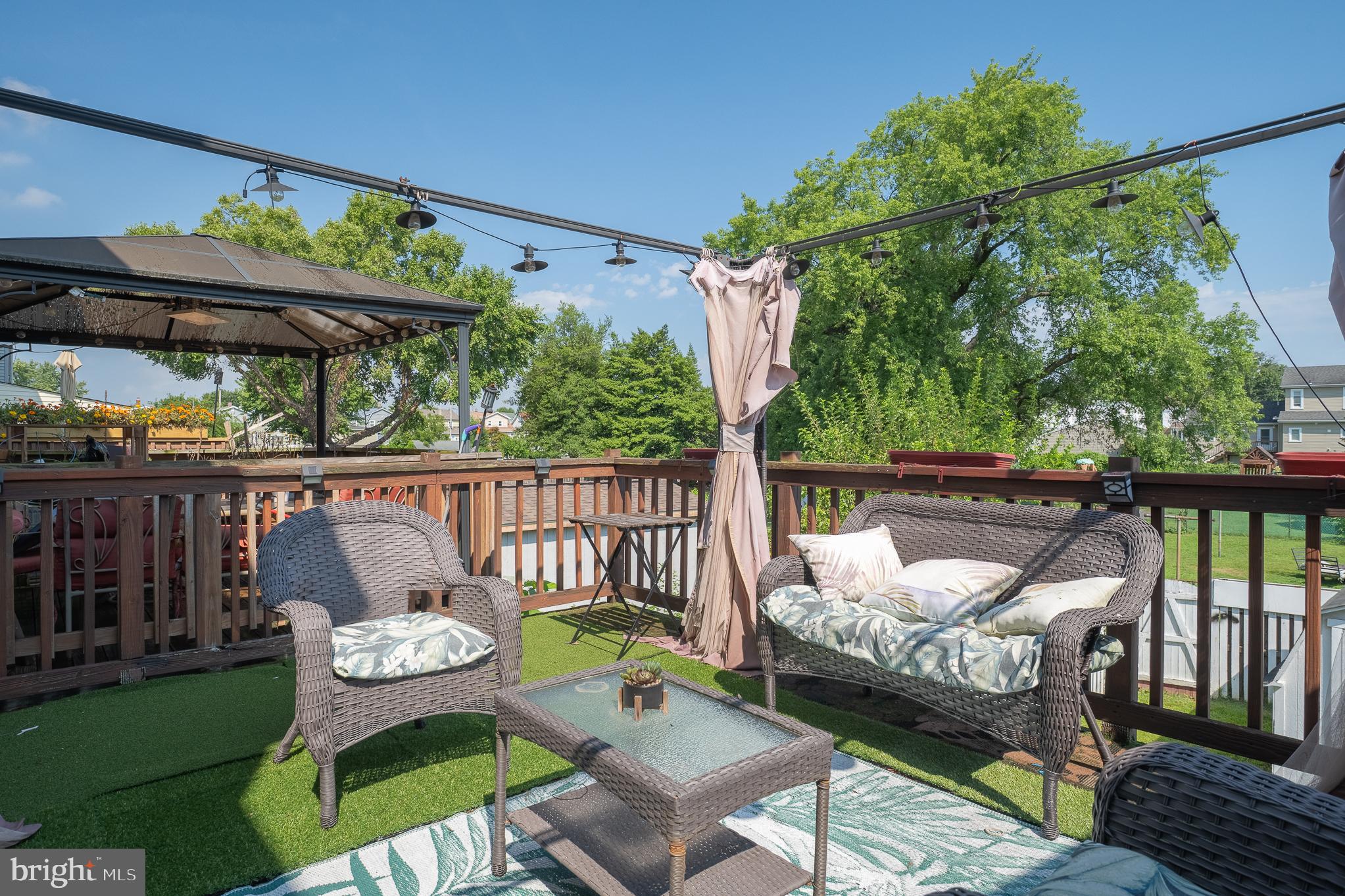 DUNSHIRE TOWNHOUSES - Residential Lease