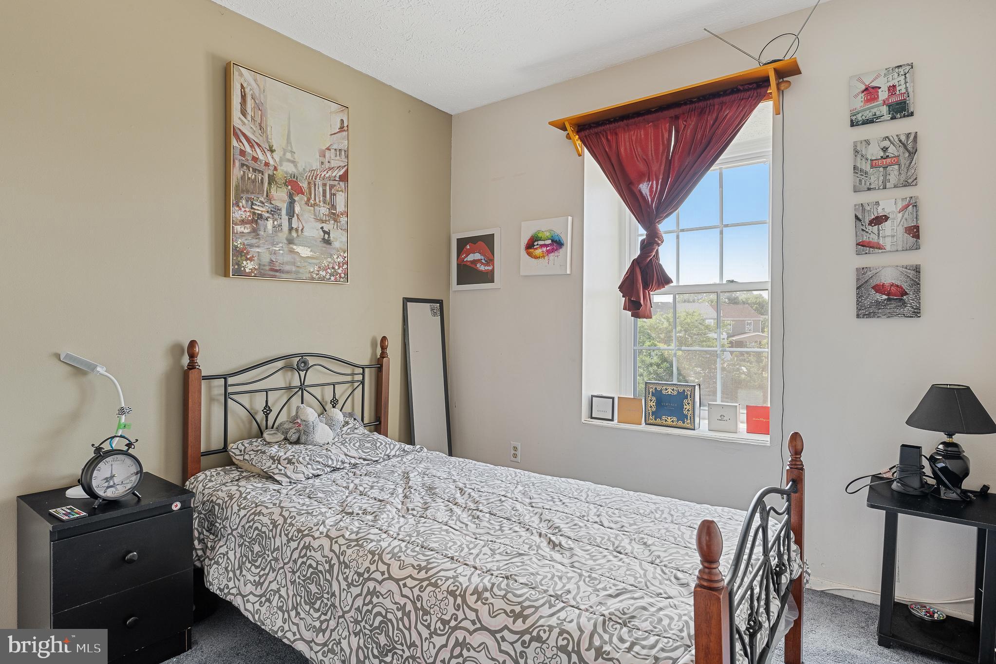 DUNSHIRE TOWNHOUSES - Residential Lease