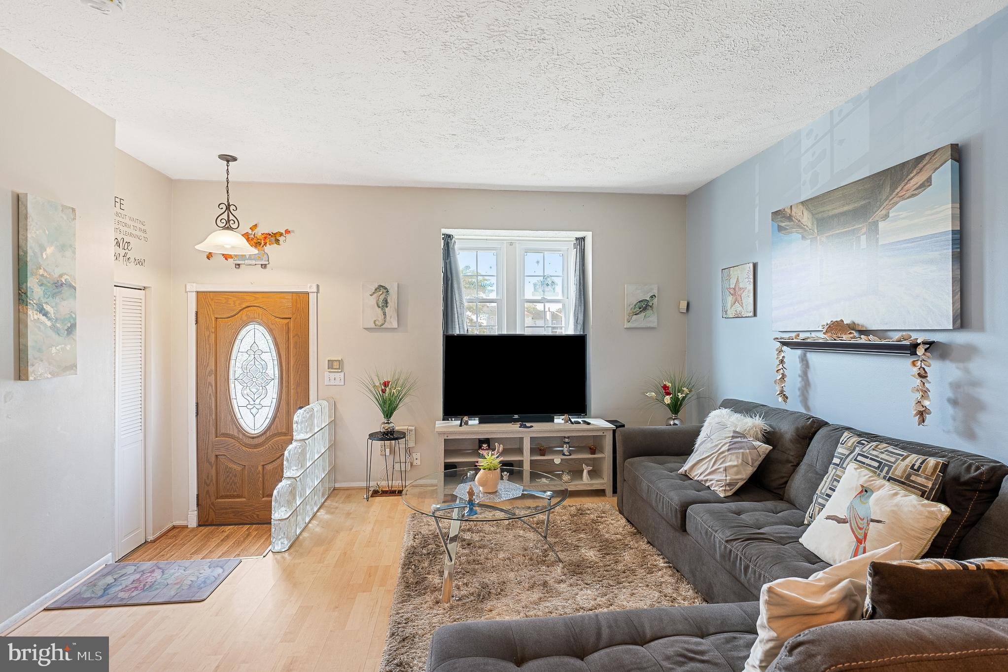 DUNSHIRE TOWNHOUSES - Residential Lease