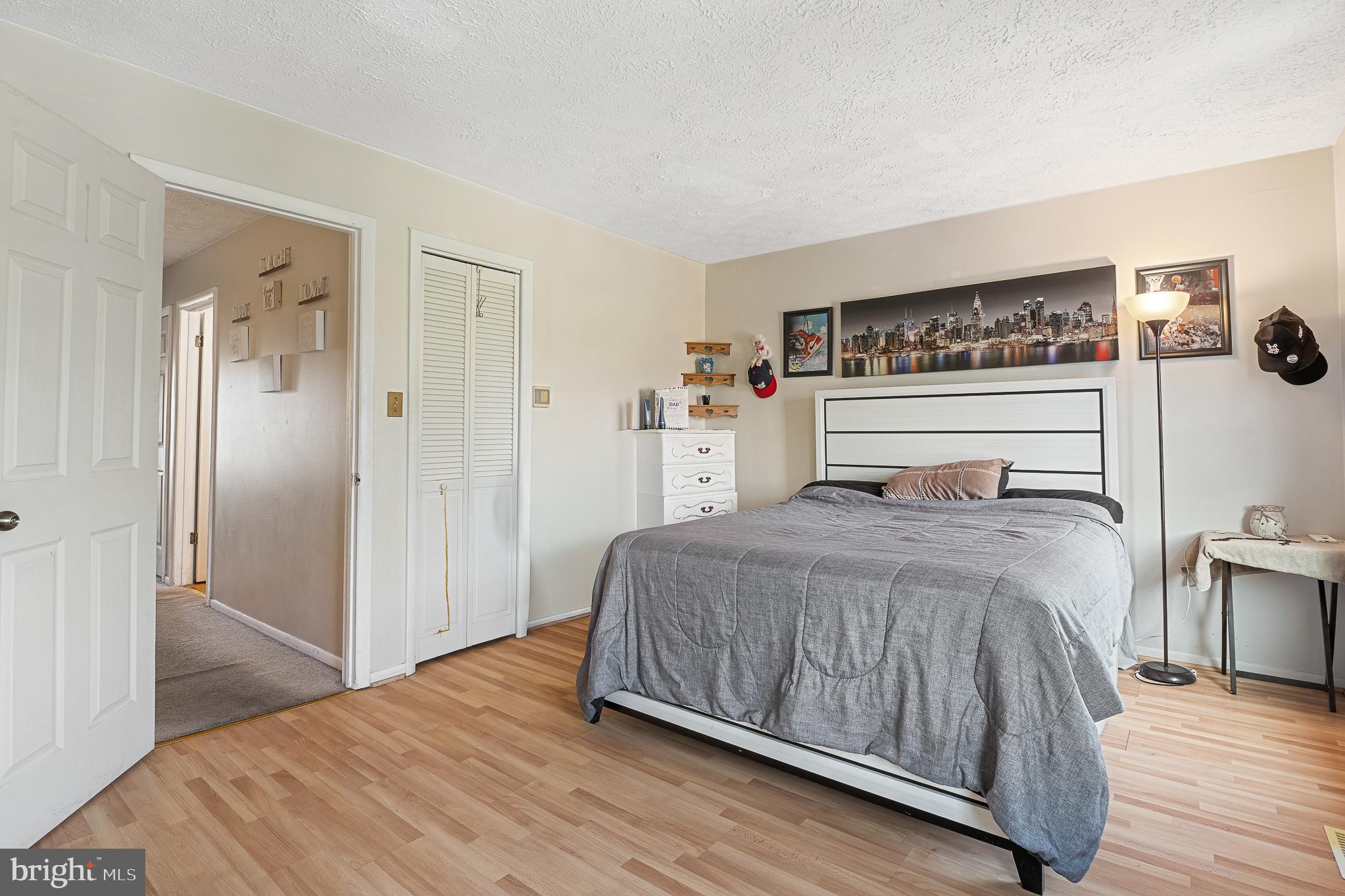 DUNSHIRE TOWNHOUSES - Residential Lease