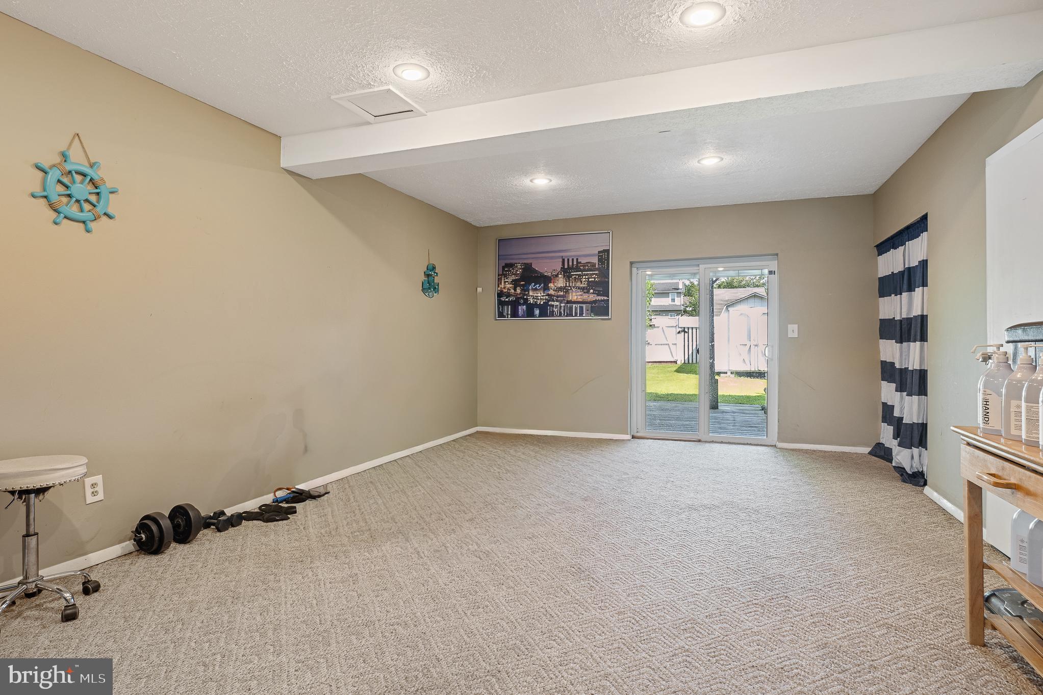 DUNSHIRE TOWNHOUSES - Residential Lease