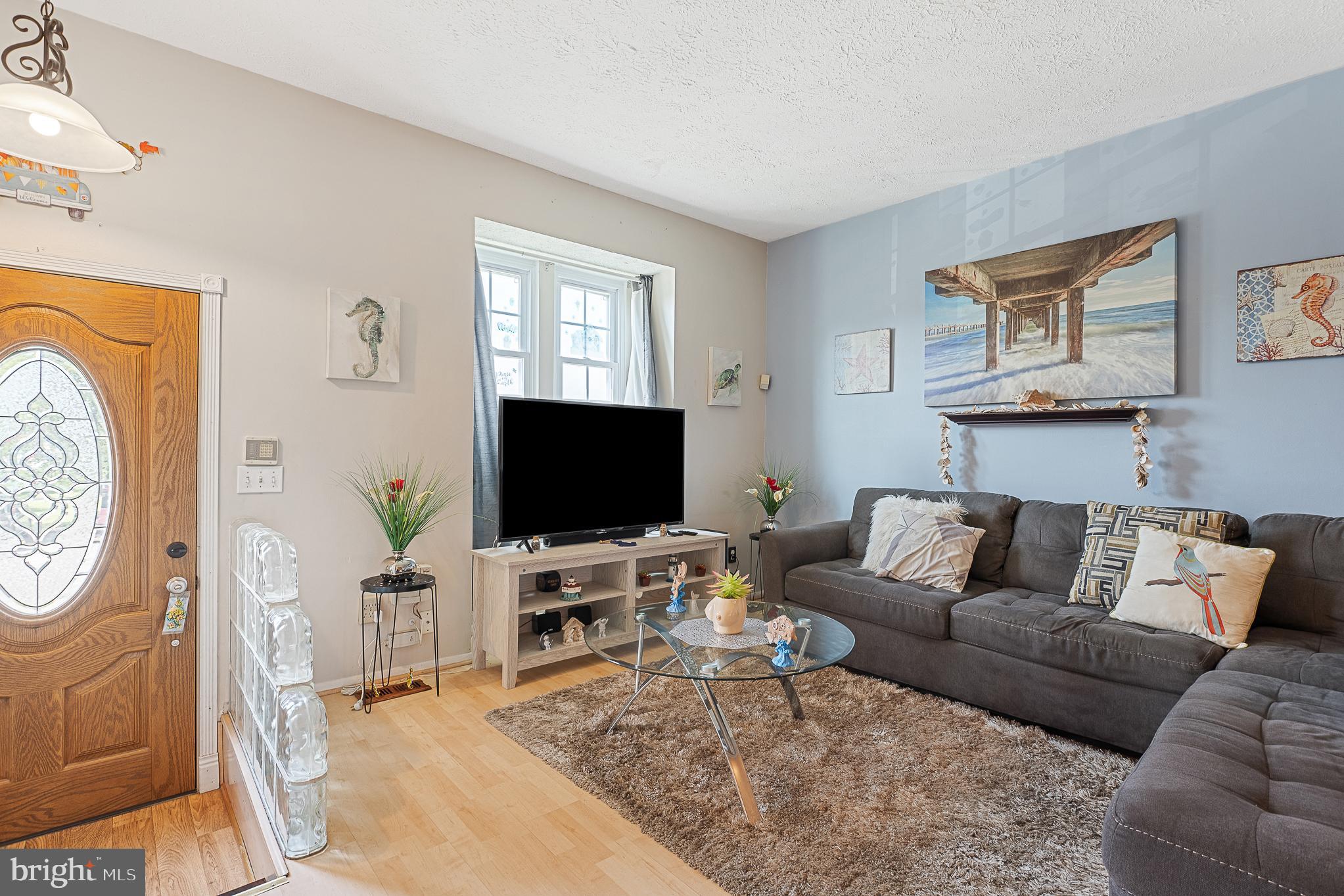 DUNSHIRE TOWNHOUSES - Residential Lease