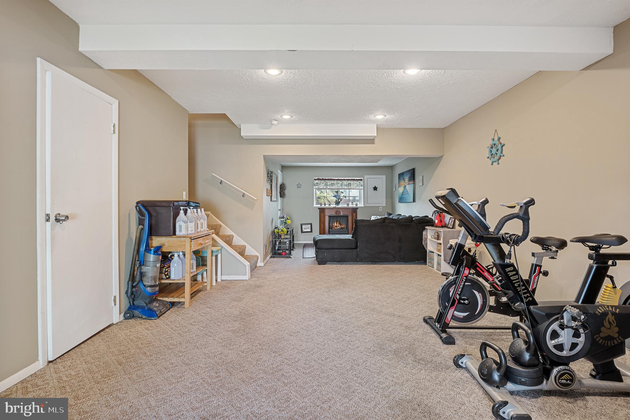 DUNSHIRE TOWNHOUSES - Residential Lease