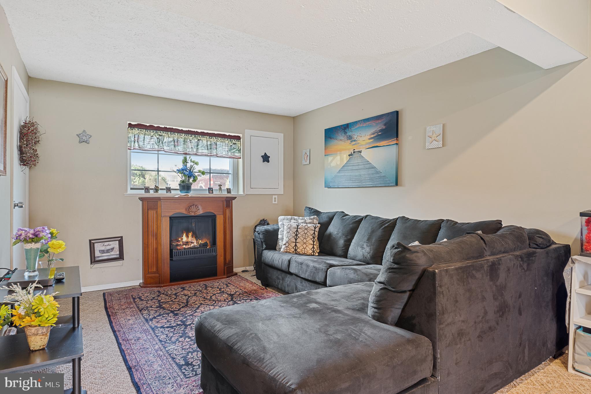 DUNSHIRE TOWNHOUSES - Residential Lease