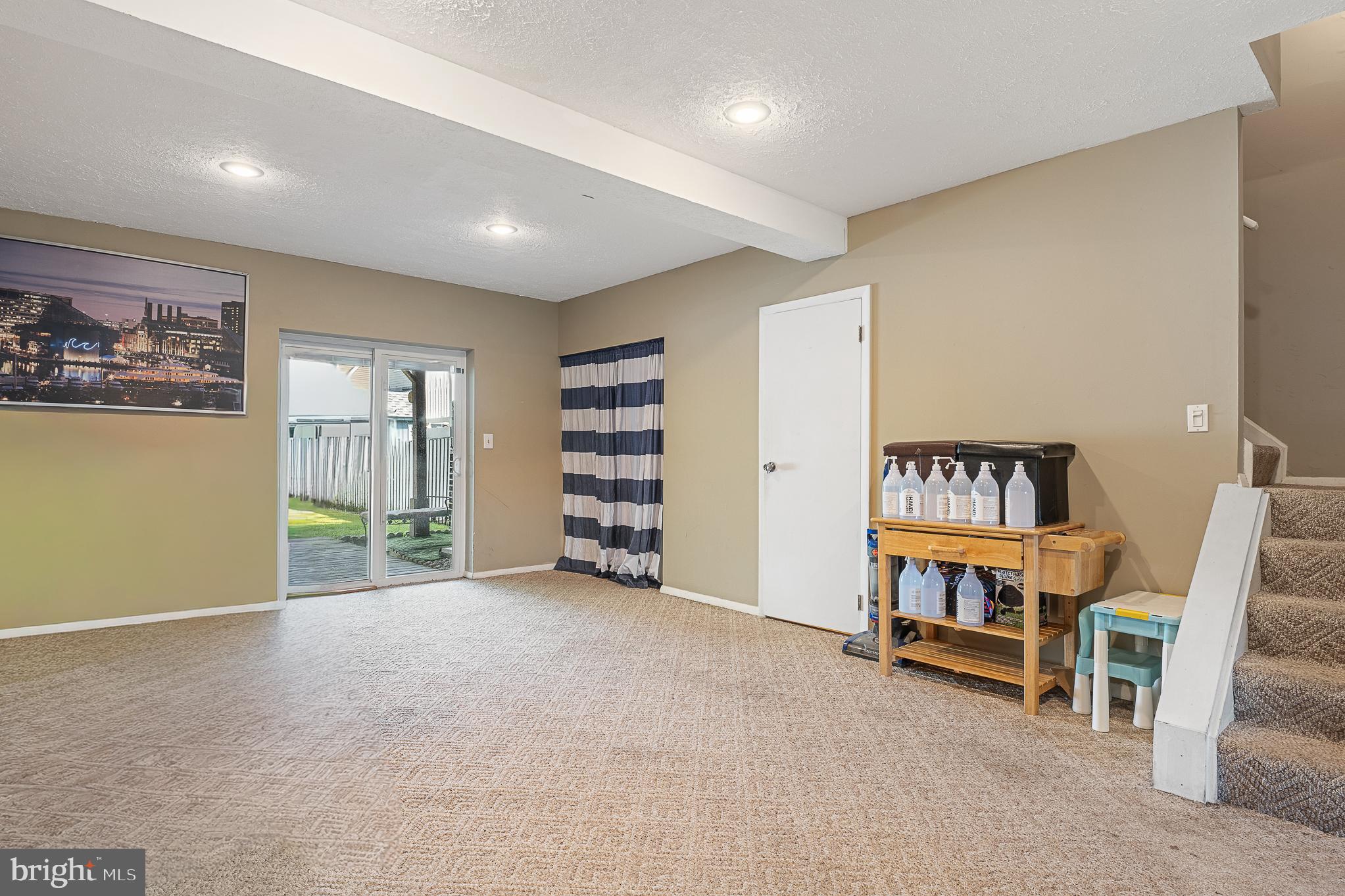 DUNSHIRE TOWNHOUSES - Residential Lease