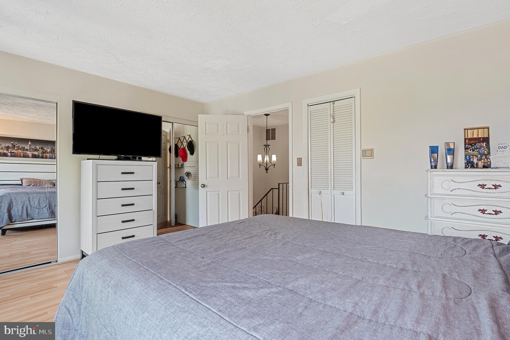 DUNSHIRE TOWNHOUSES - Residential Lease