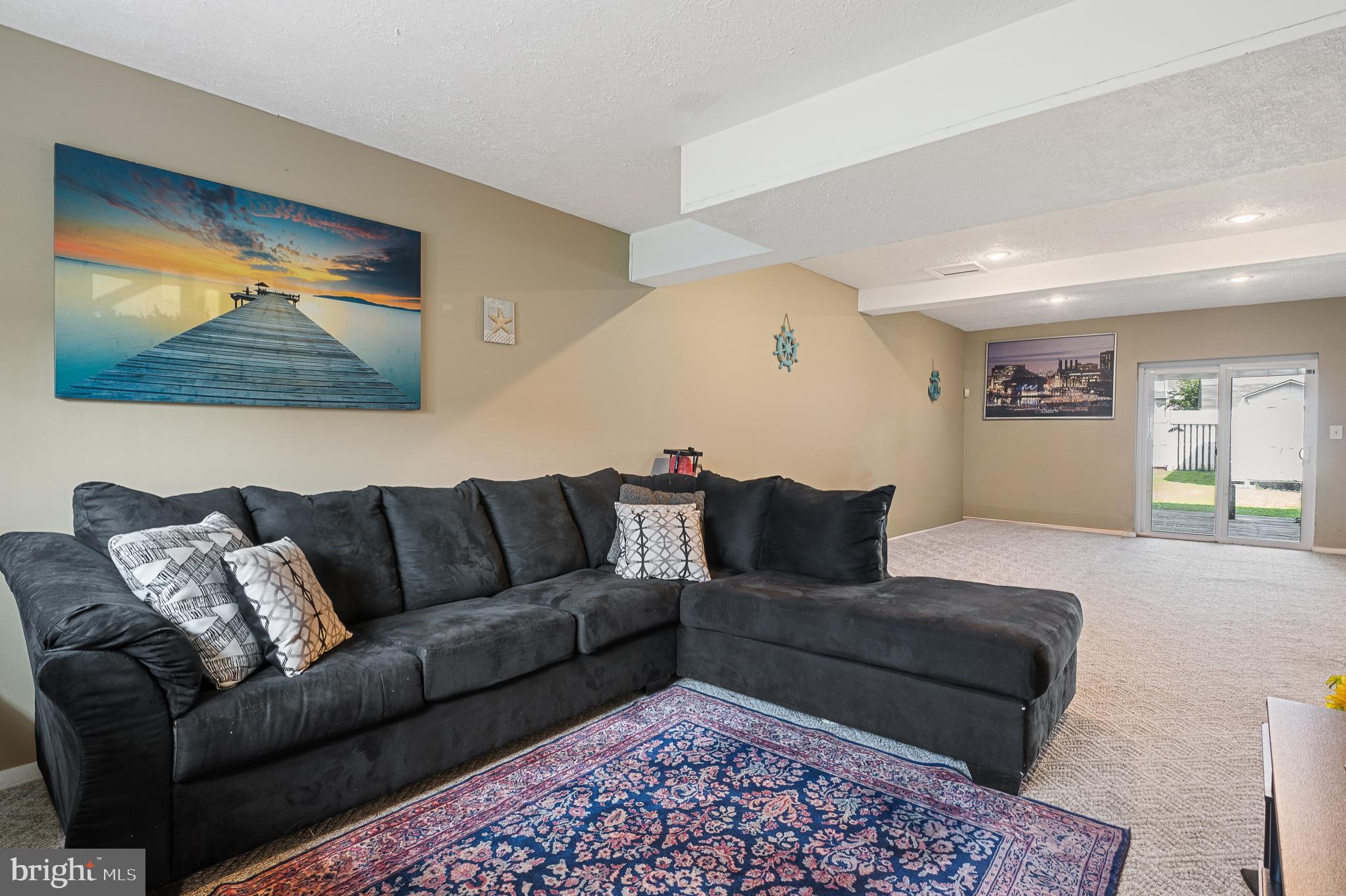 DUNSHIRE TOWNHOUSES - Residential Lease